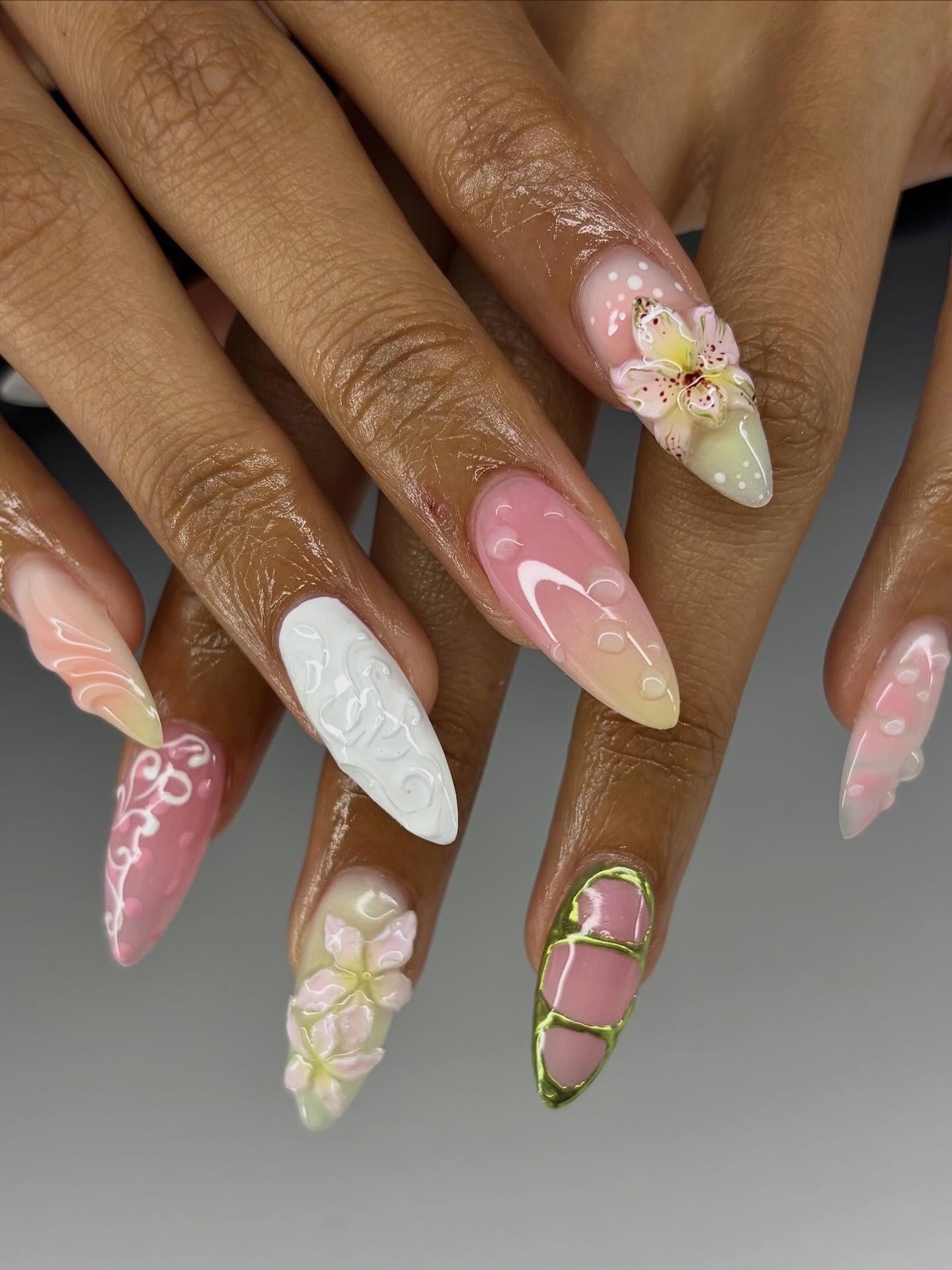 So excited for spring

Premade all the 3d flowers in this set before the appt so it could be faster for the client!!

#oahunails