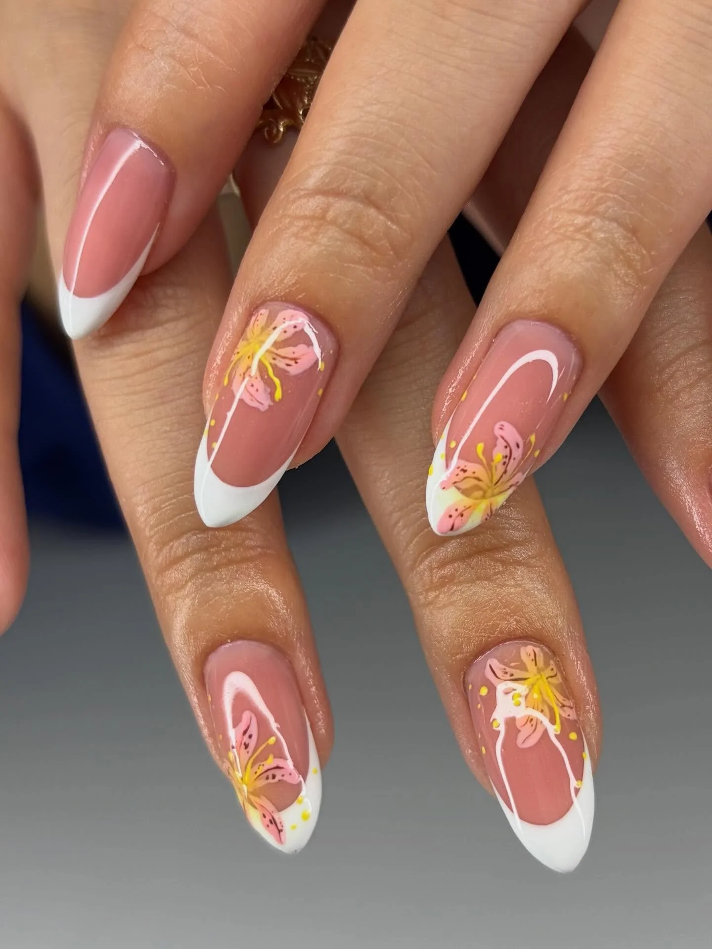 The cutest little lily nails

#oahunailtech