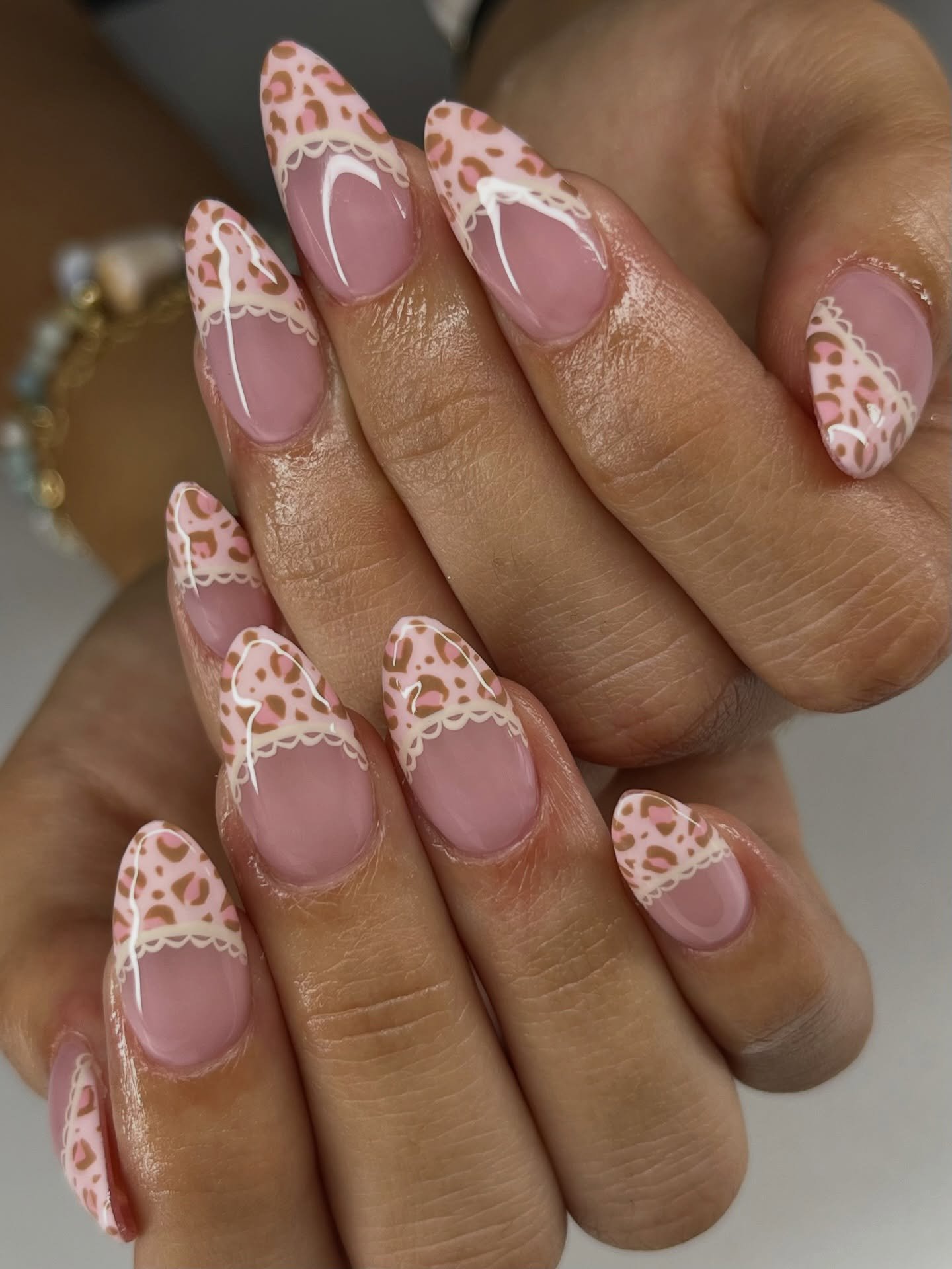 Favorite cheetah frenchies like ever

#valentinedaynails #cheetahnails #leopardnail #girlynail #oahunails