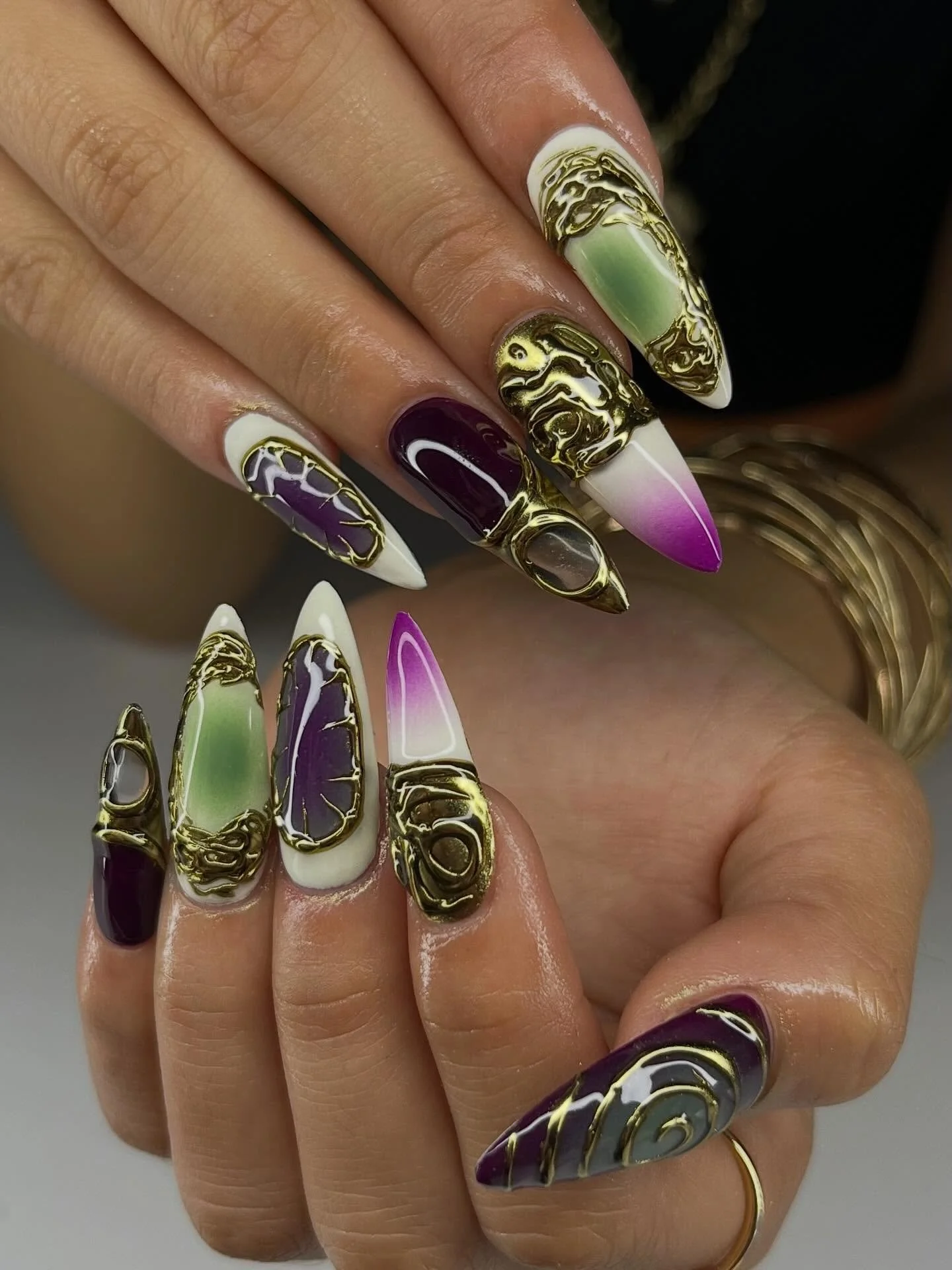 Hope i get to do more of these abstract style nails they r so cool

#oahunails #oahunailtech #gelxnailtech