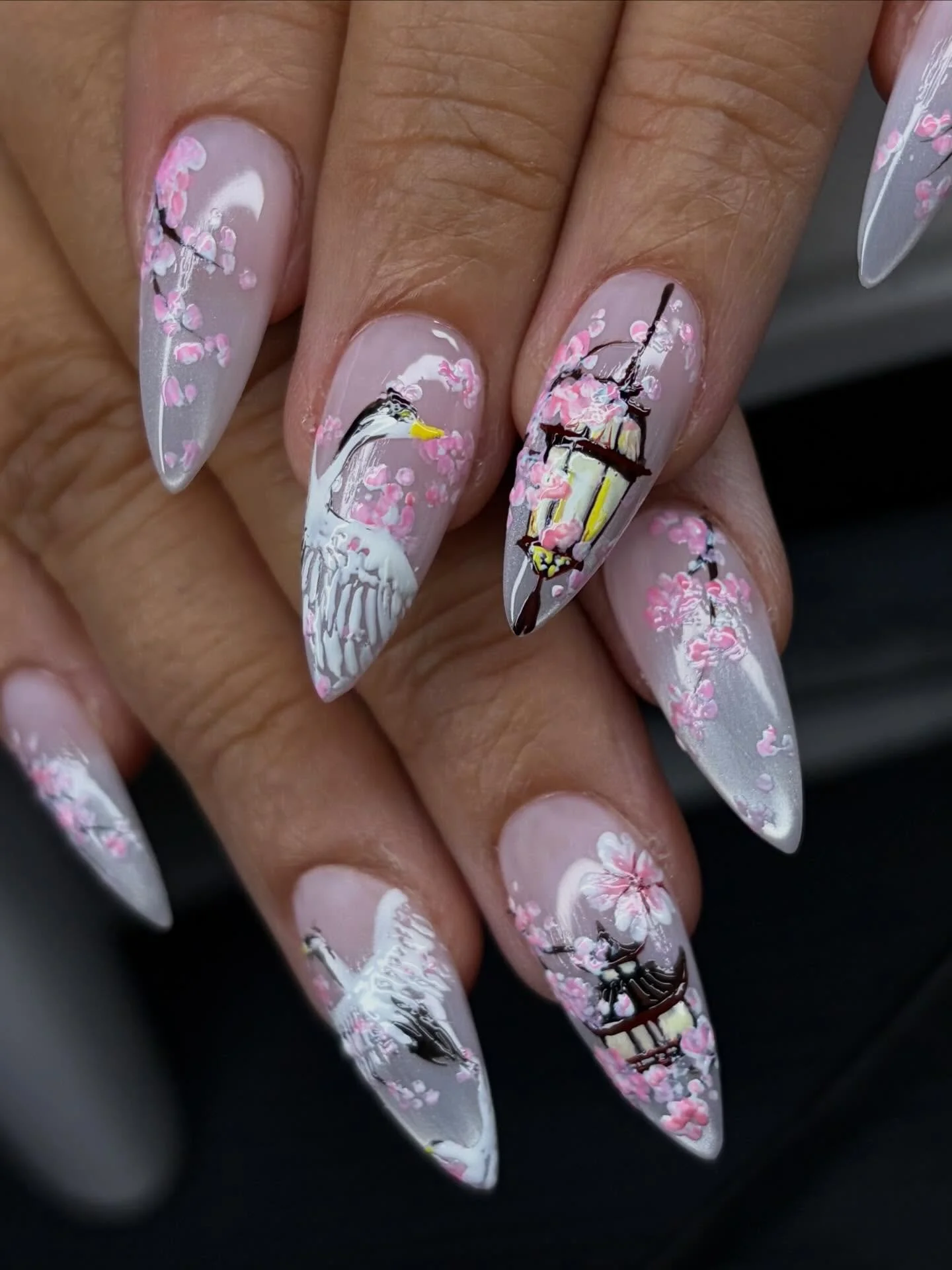 Swipe➡️to add top coat💦

Smthn new fs, wut u think?🤭

#yesmama #handpaintednails #oahunails