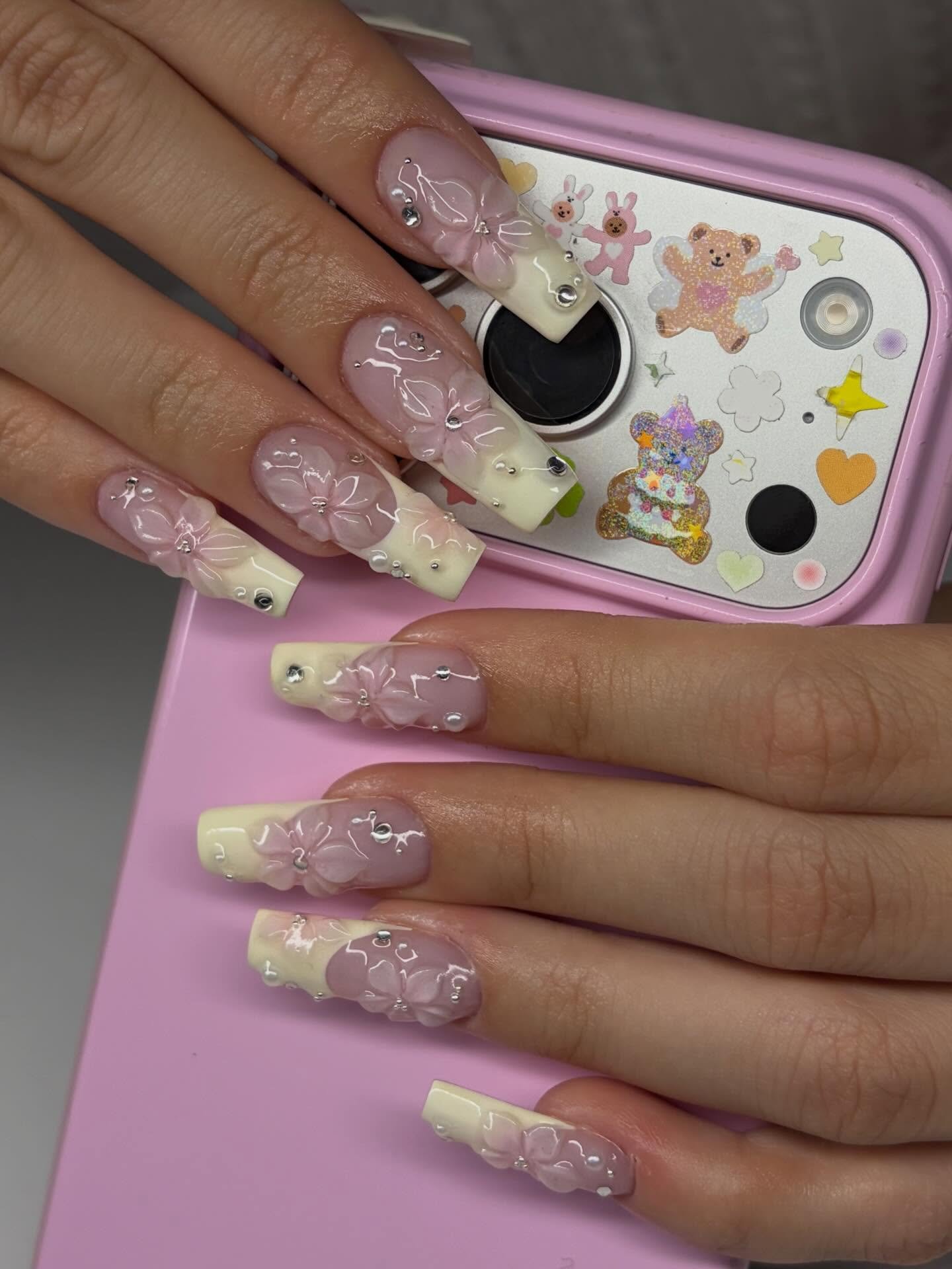 Like so extra

#oahunails #honolulunails #3dflowernails #springnail