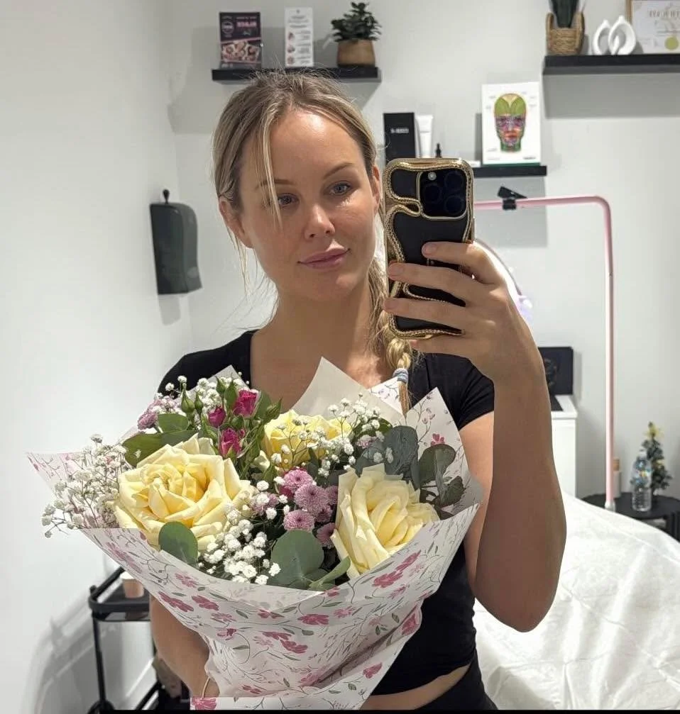 What an amazing first day at the Gold Coast clinic! I&rsquo;ve started renting a room at the beautiful Glo &amp; Co Beauty Lounge and my first day was absolutely chocker block! 
I had a client from Sydney who brought me some beautiful flowers, a clie