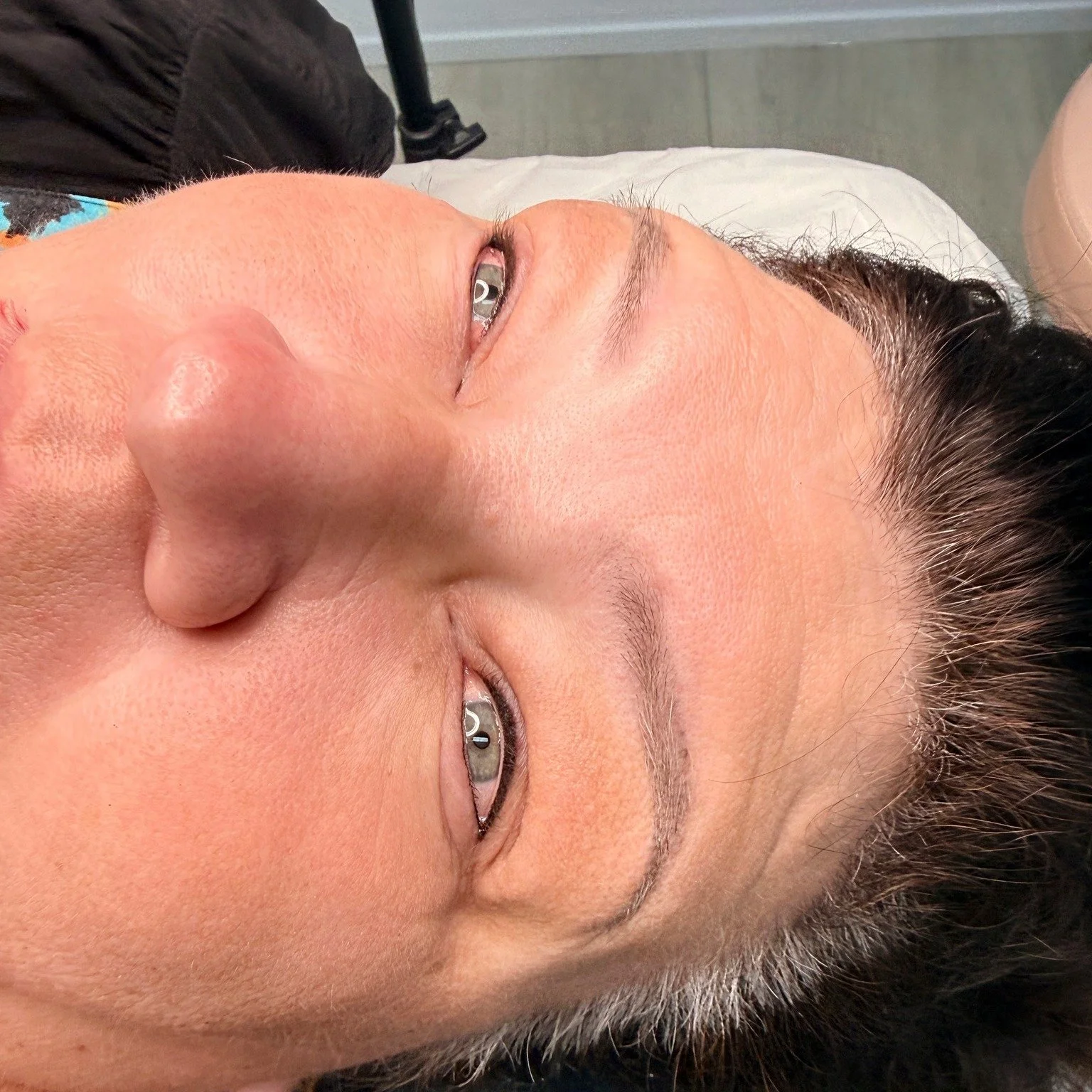 Top &amp; Bottom Eyeliner Perfection! 👁️✨

This is one of my favourite looks &ndash; a soft, subtle lower liner paired with a slightly thicker top lash line. It's all about enhancing your natural beauty without looking overdone.

Now, even though it