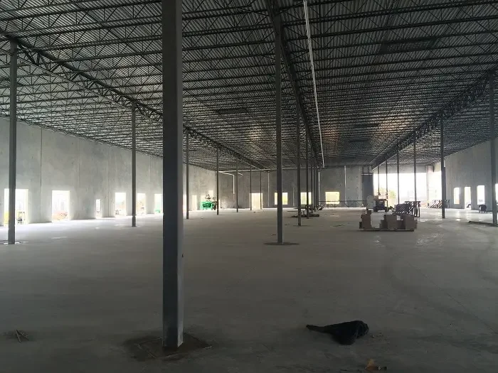 warehouse-space-cold-dark-shell-condition.webp