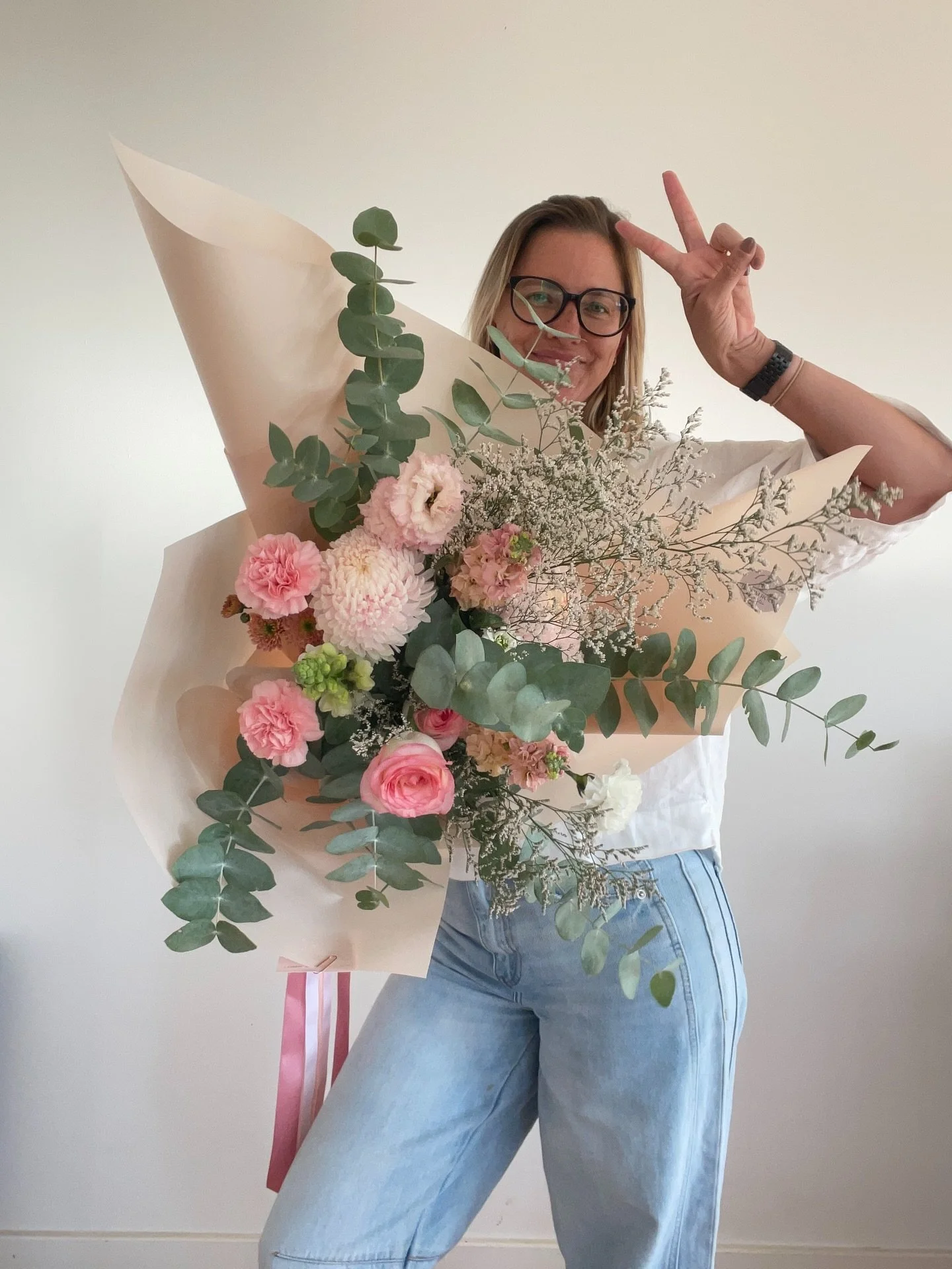 Just over TWO weeks until Mother&rsquo;s Day 🌸 

Have you ordered your blooms yet? You don&rsquo;t want to be the sibling that forgot the flowers ! 

I&rsquo;ve opened up limited spots for Sunday delivery this year for the first time and spots are f