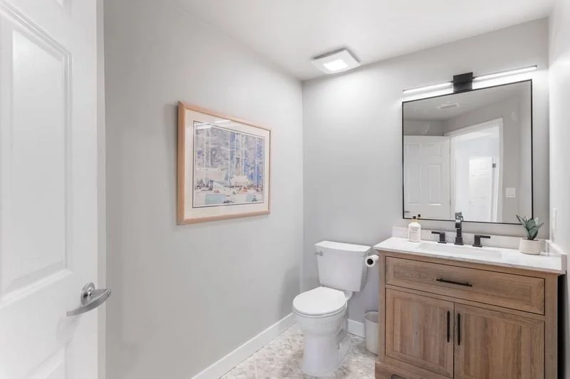 Ground Level - Hall Half Bathroom