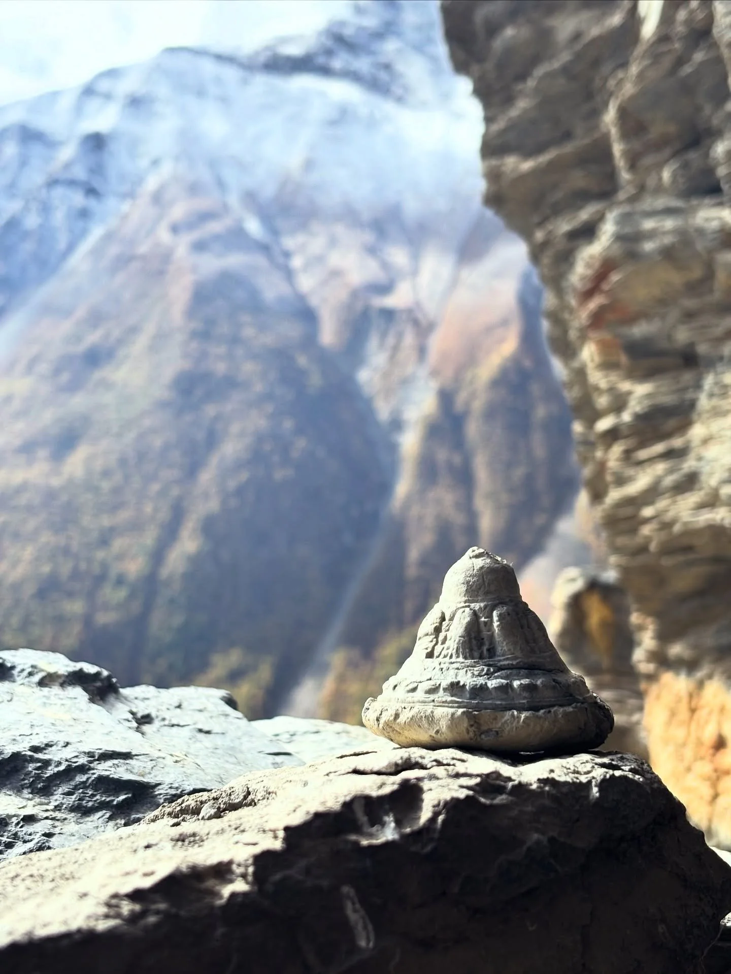 A few pics from the last days hiking across the Annapurna Circuit 🇳🇵

What a way to celebrate my 38th lap around the sun, with majestic views from the Annapurna range, visiting monasteries, temples, stupas while eating all the snacks. Such a gift ?