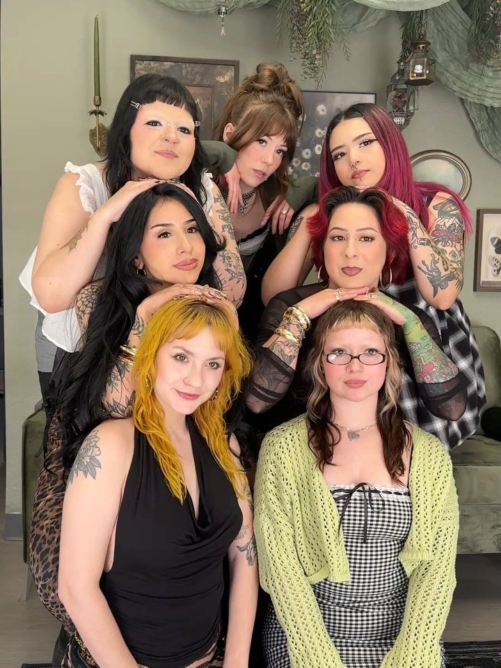 new team photos are coming soon ⋆𐙚₊˚⊹♡🪽
in the mean time enjoy some bts shots by @misformota 🎥
photographers: @hcortezmedia @lunah_ @lunastudiollc 📸