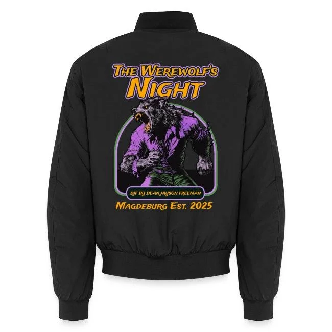 Schwarze Jacke mit einem bunten Aufnäher, der einen Werwolf zeigt, der brüllt, mit Texten "The Werewolf's Night" und "Magdeburg Est. 2025".