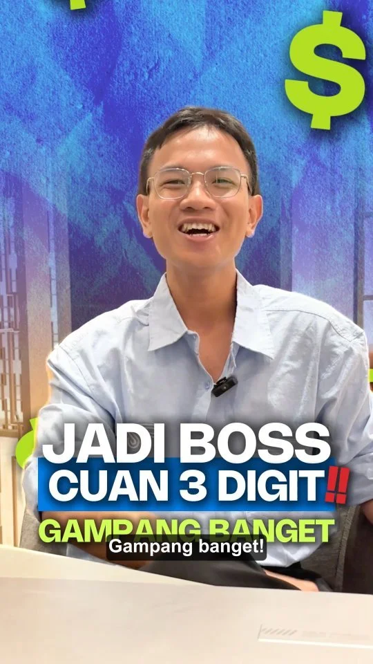 A man with glasses and a light blue shirt smiling in front of a blue background with dollar signs, with text in Indonesian about becoming a boss with a three-digit number, and a caption in Indonesian reading 'Gampang banget!'