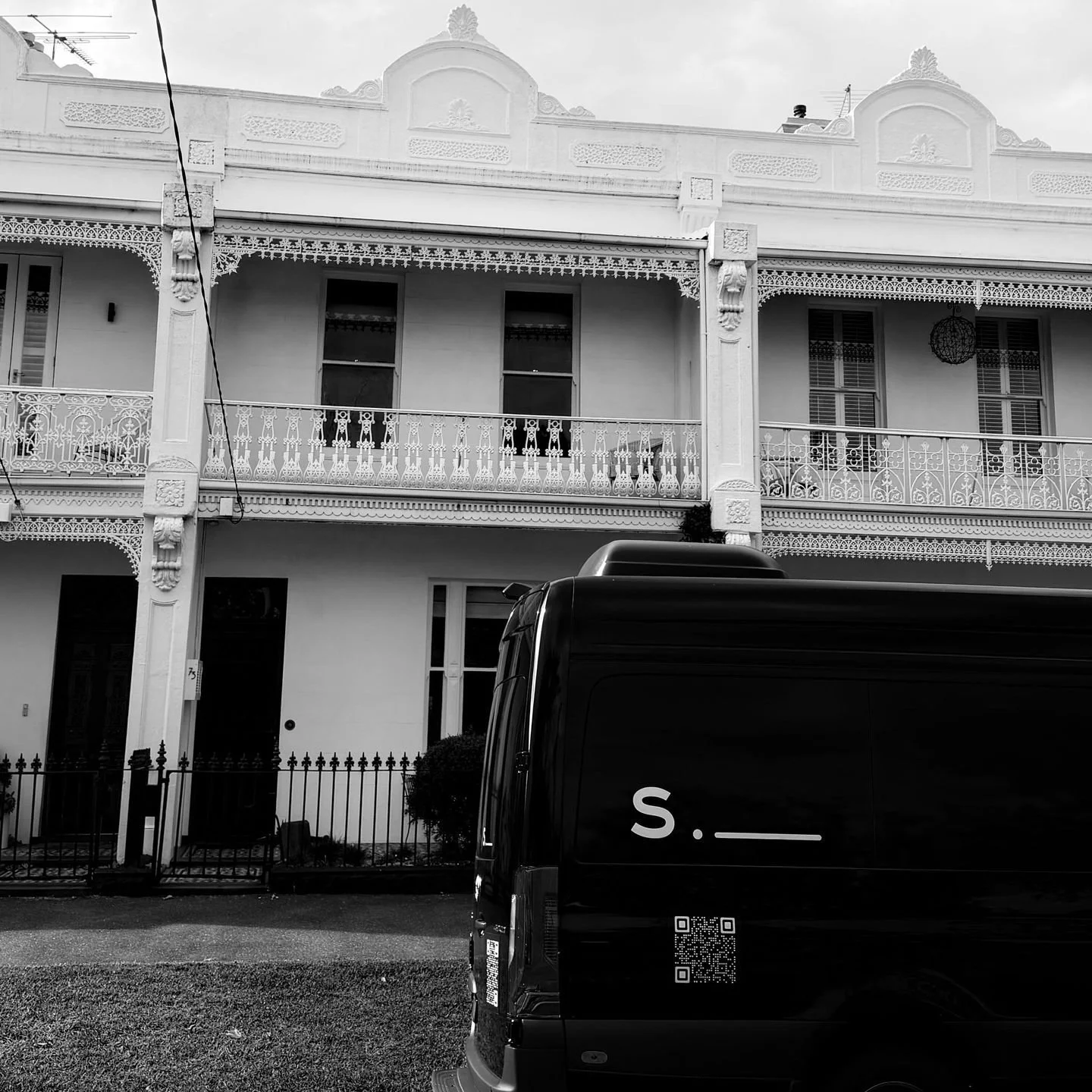 Discretion isn't an afterthought at SKN.JECT. It's the foundation. 
From the minimal branding on the van to the care inside it, SKN.JECT was built around privacy - and the belief that exceptional skin therapy doesn't need an audience.

The Mercedes S