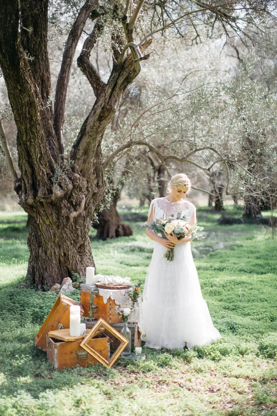 An_early_spring_wedding_inspiration_in_Cretan_highlands_00301.jpg