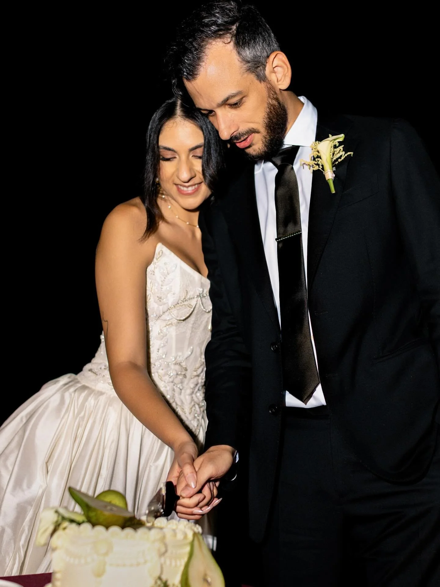 Elin &amp; Mike 🤍

The final chapter of our little trilogy with this sweet couple comes with even more sweetness &mdash; their beautiful @sug_mar_ wedding cake. Another carefully aligned detail of their day, thoughtfully connected to the atmosphere,