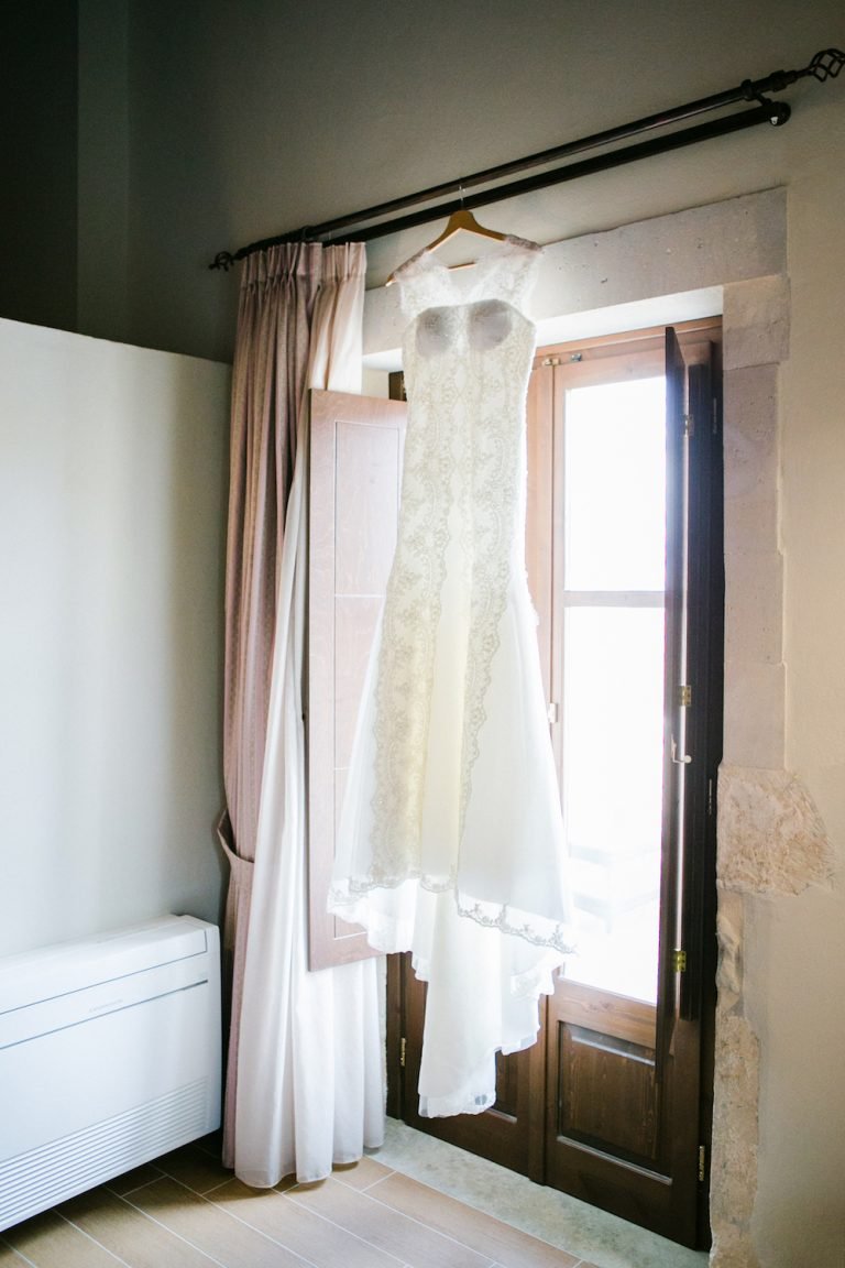 bluewhiteeddingncretebridalgownphoto01-768x1152.jpg