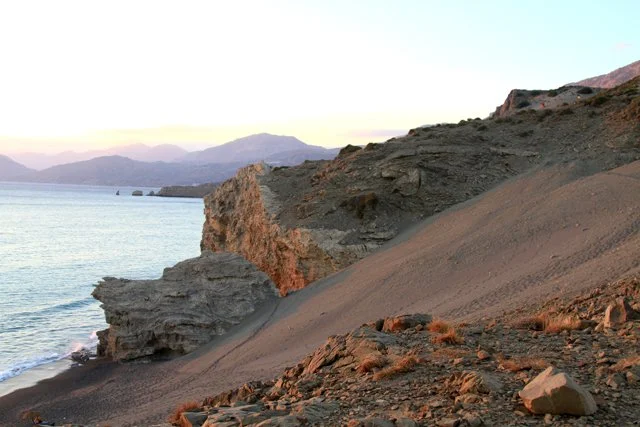 The Agios Pavlos dune by the evening sun.