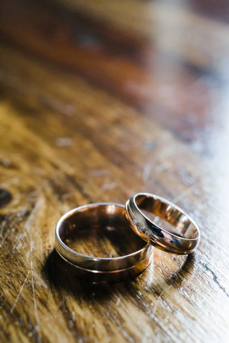 bluewhiteweddingincreteweddingribgsphoto01-768x1152.jpg