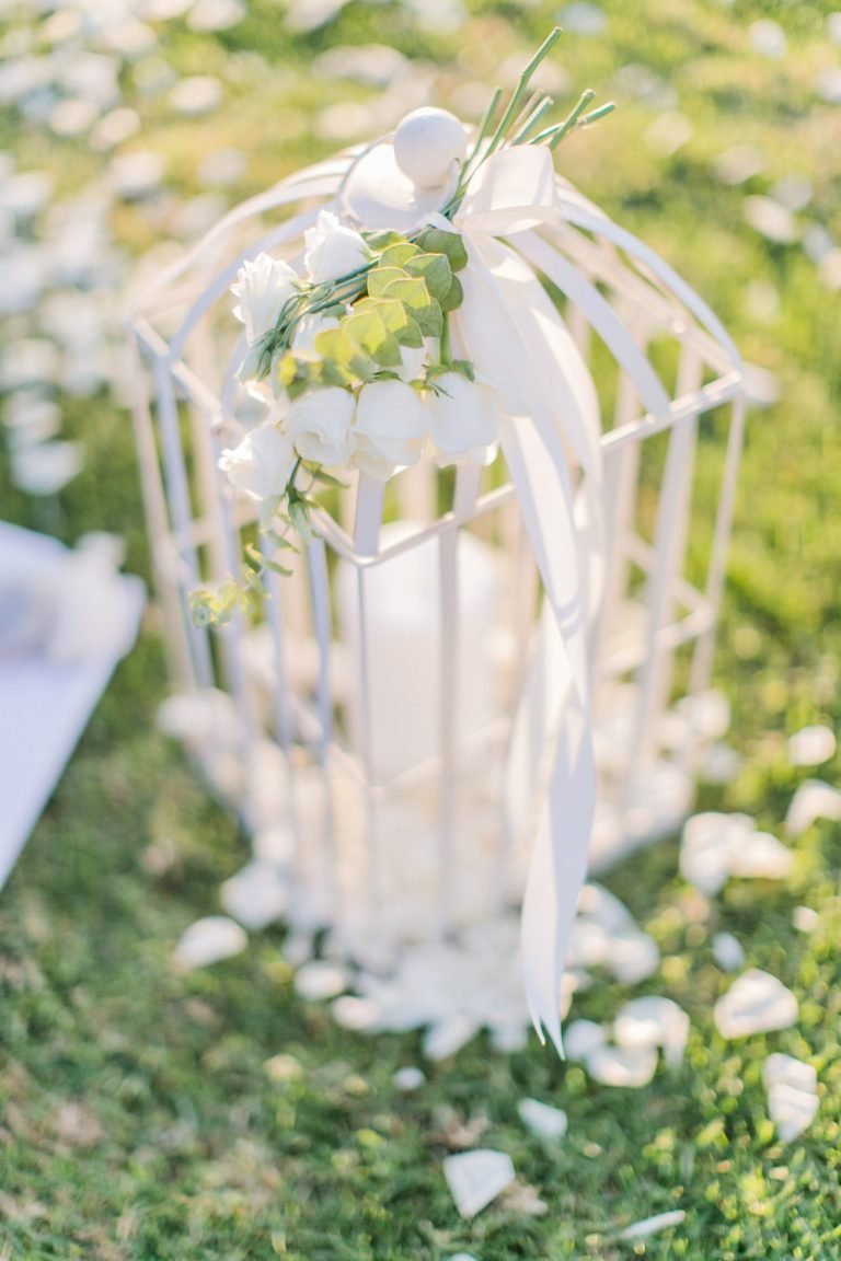 bluewhiteweddingincretedetailsphoto04-768x1152.jpg