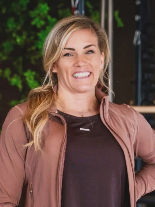 Meet Romy 🙋🏼&zwj;♀️

Sport is altijd mijn rode draad geweest.

Als personal trainer help ik je niet alleen fysiek sterker te worden, maar ook het plezier in bewegen terug te vinden. Met een persoonlijke aanpak en veel aandacht werken we stap voor s