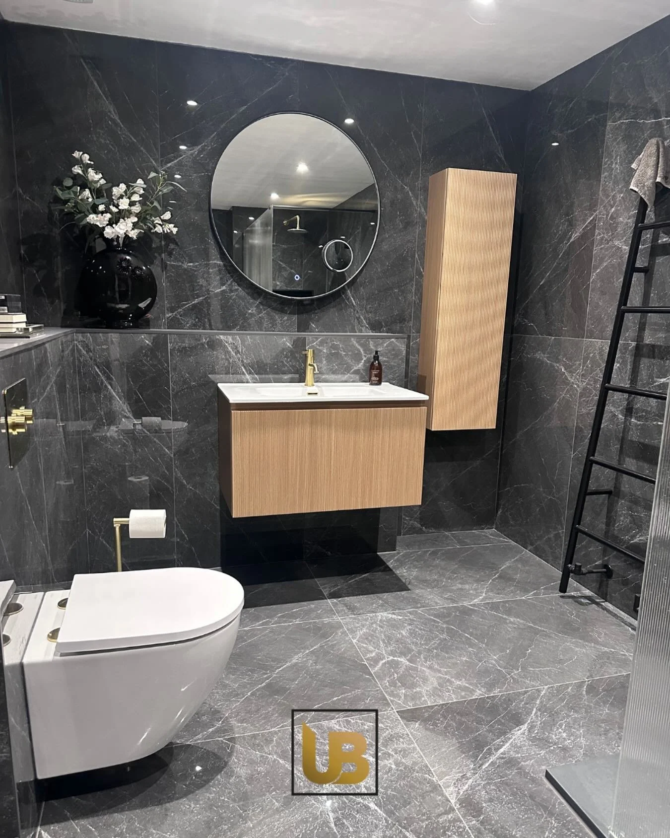 Beautiful bathroom finished off last week for one of our customers 🙌

Considering renovating your house? Why not give us a call 📞
