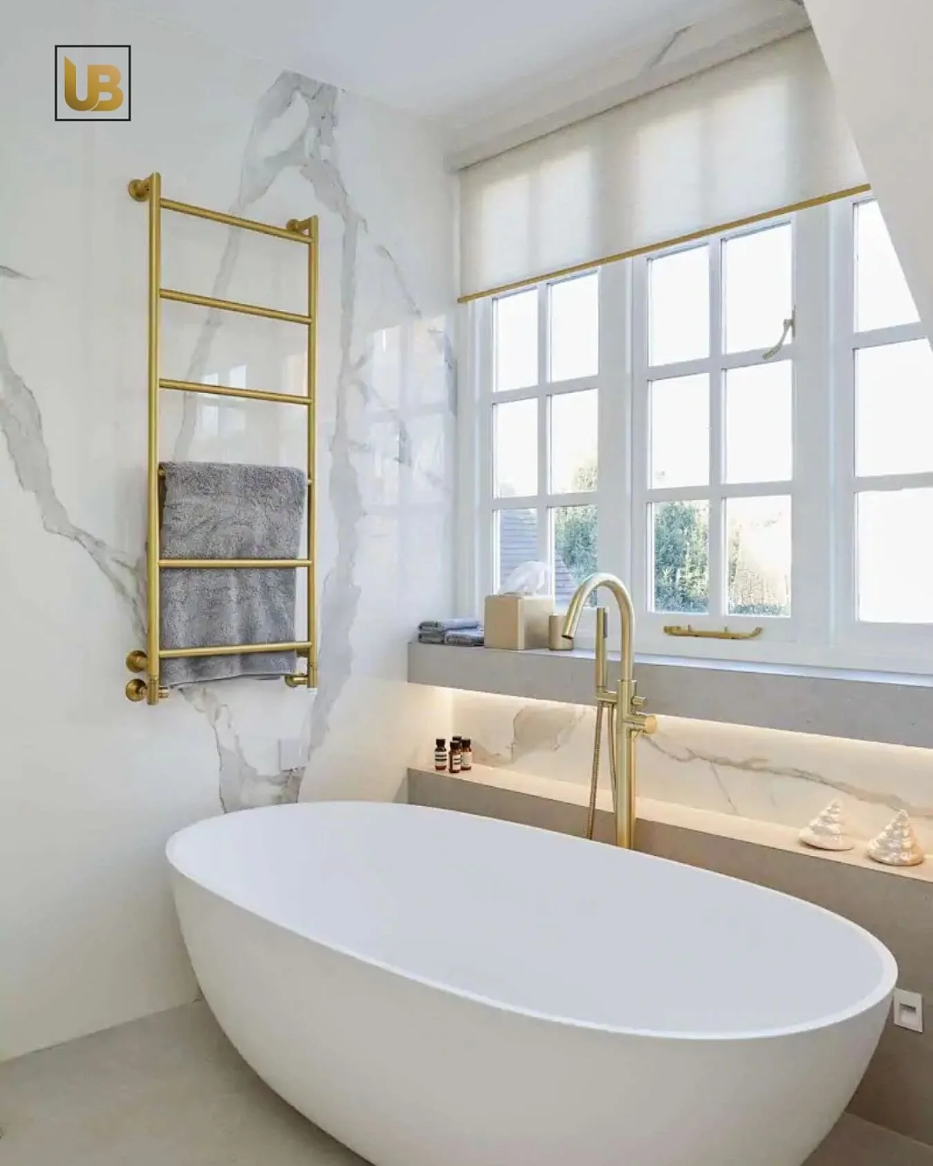 It&rsquo;s all in the details 😍

Modern bathroom inspo to start the week off 🔥

Contact us for any home improvement queries 📞📧