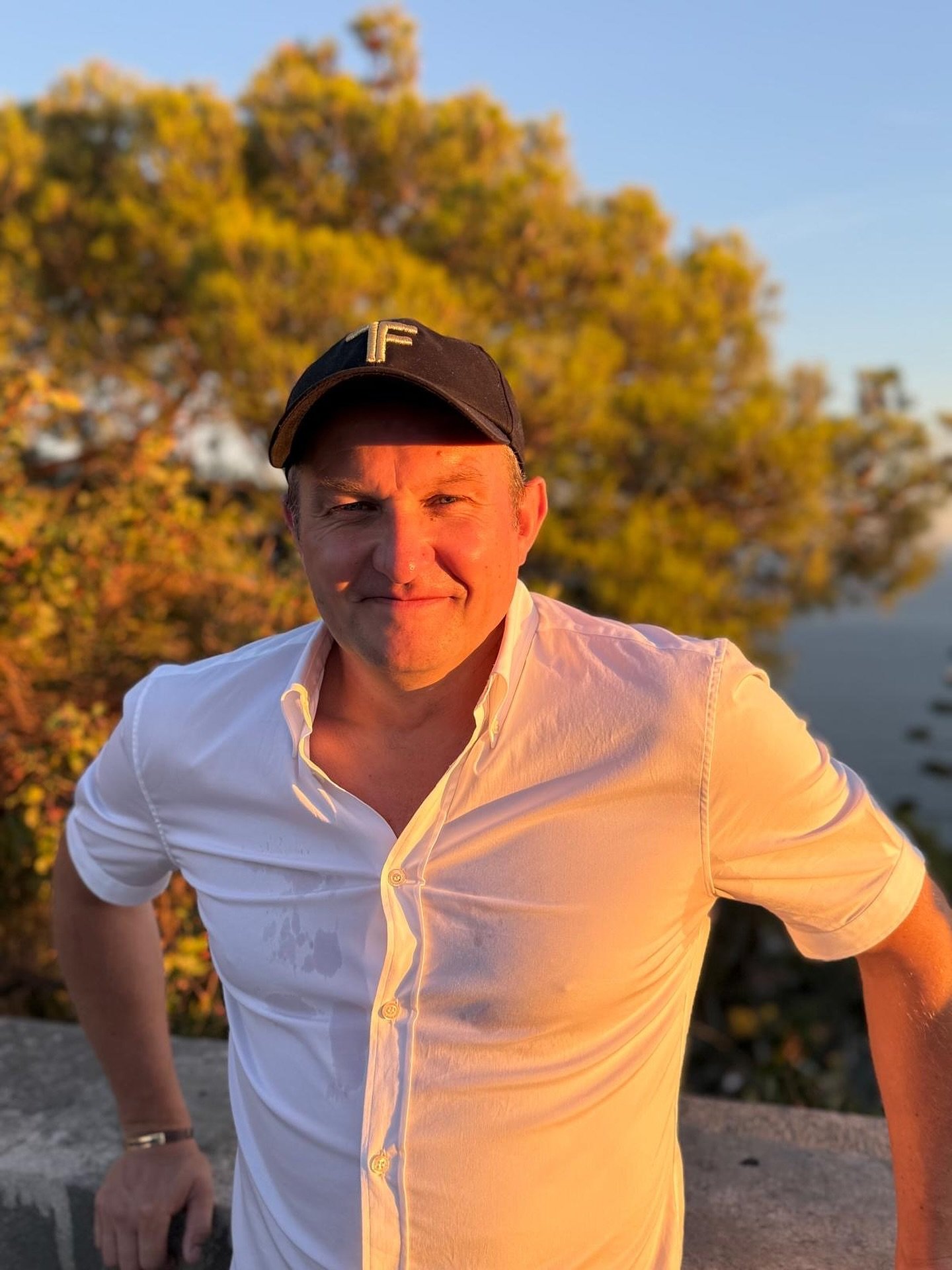 The first person I asked when considering relocating my businesses to Dubai?

My accountant. 

How could we make this possible? But he had no idea about setting up a business in Dubai. 

So I did it myself, and now I help other UK founders do the sam