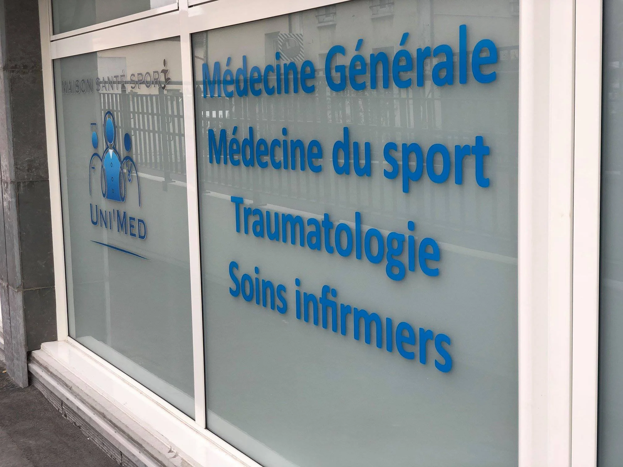habillage_vitrine_uni'med_2.jpg
