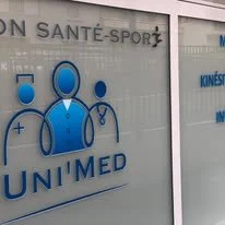 habillage vitrine uni'med.jpg
