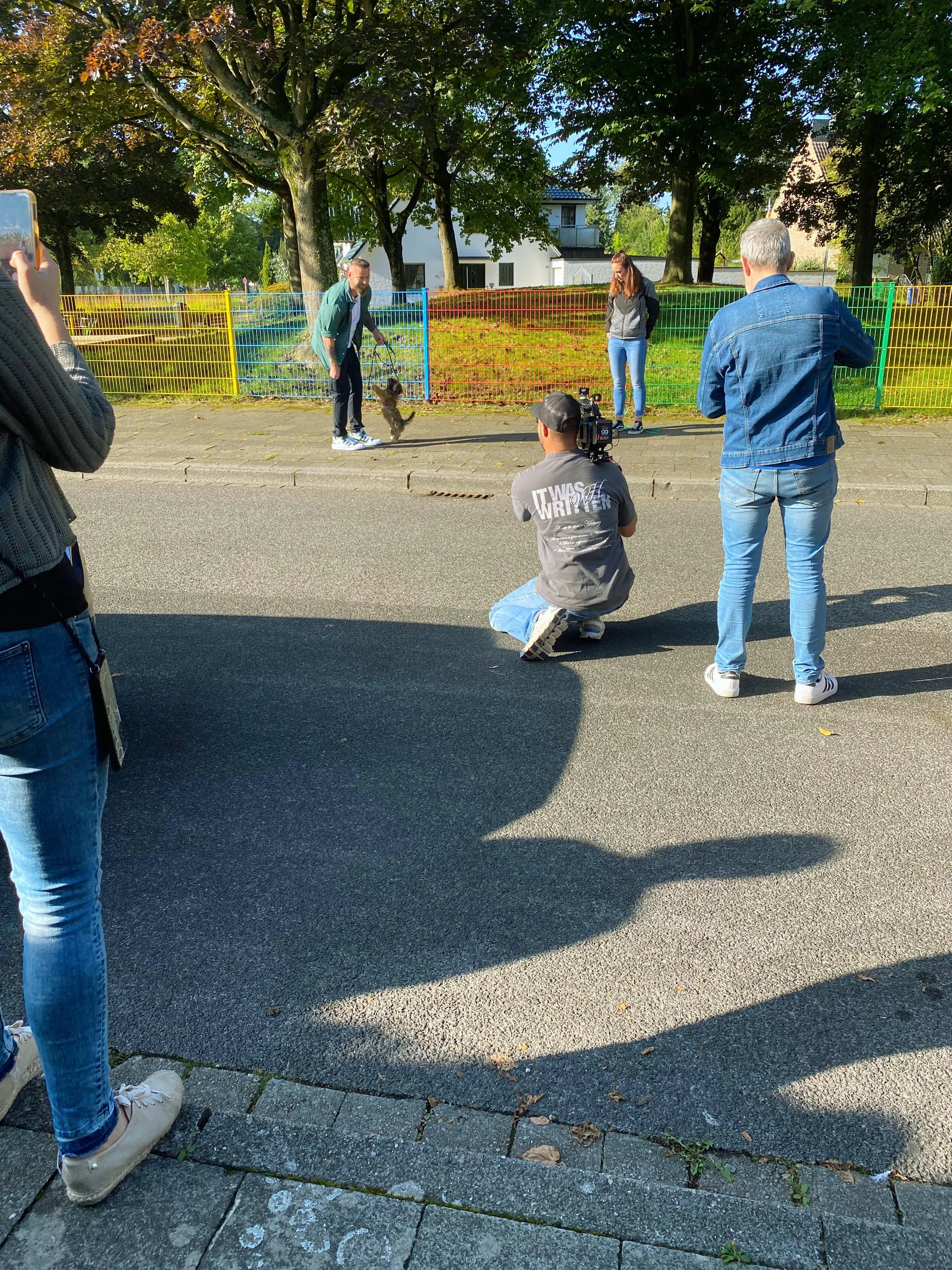Ein spannender Tag beim Dreh von „Der Welpentrainer". Tolles Team und süße Welpen.