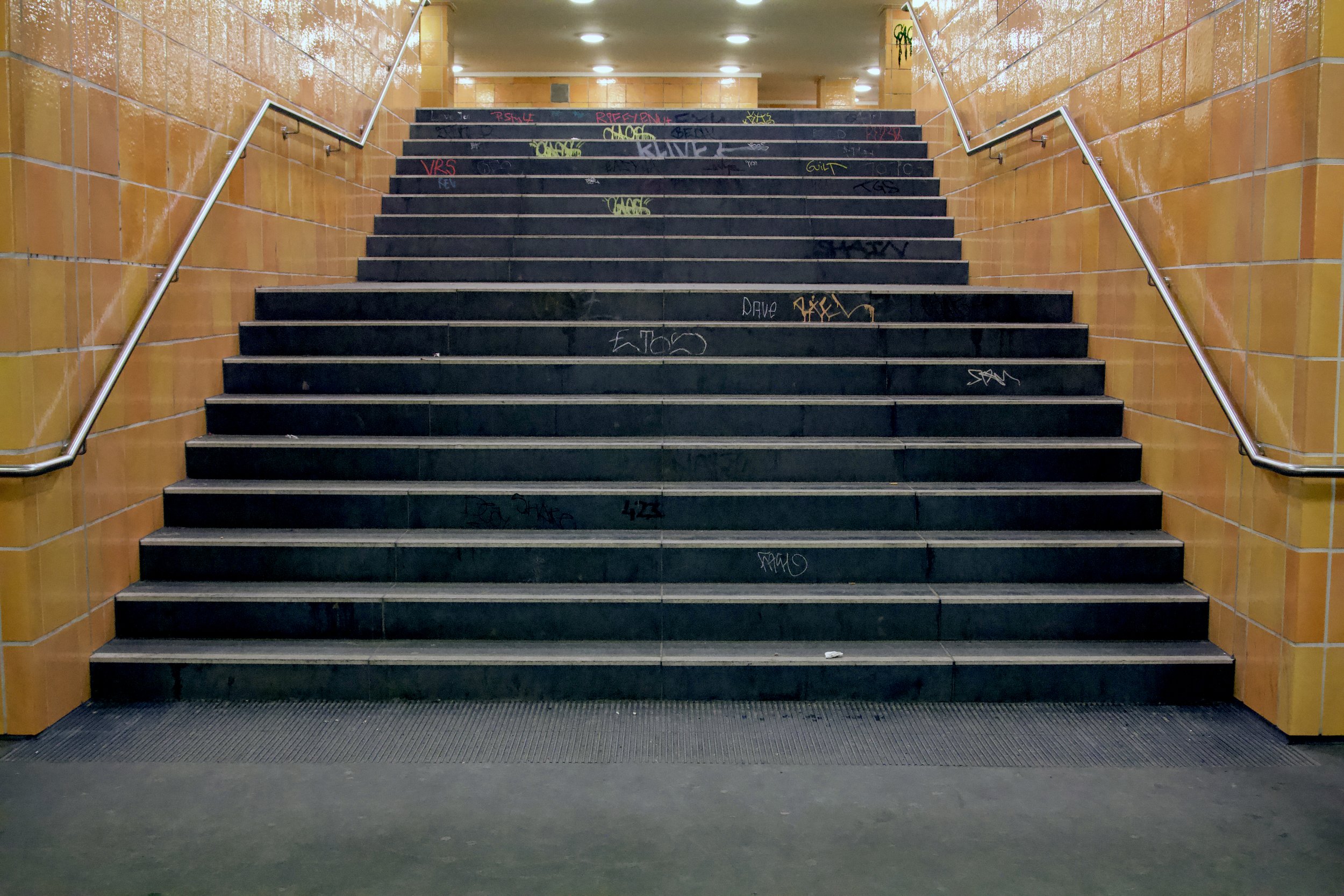 Interruptions (Rosenthaler Platz, Berlin).jpeg