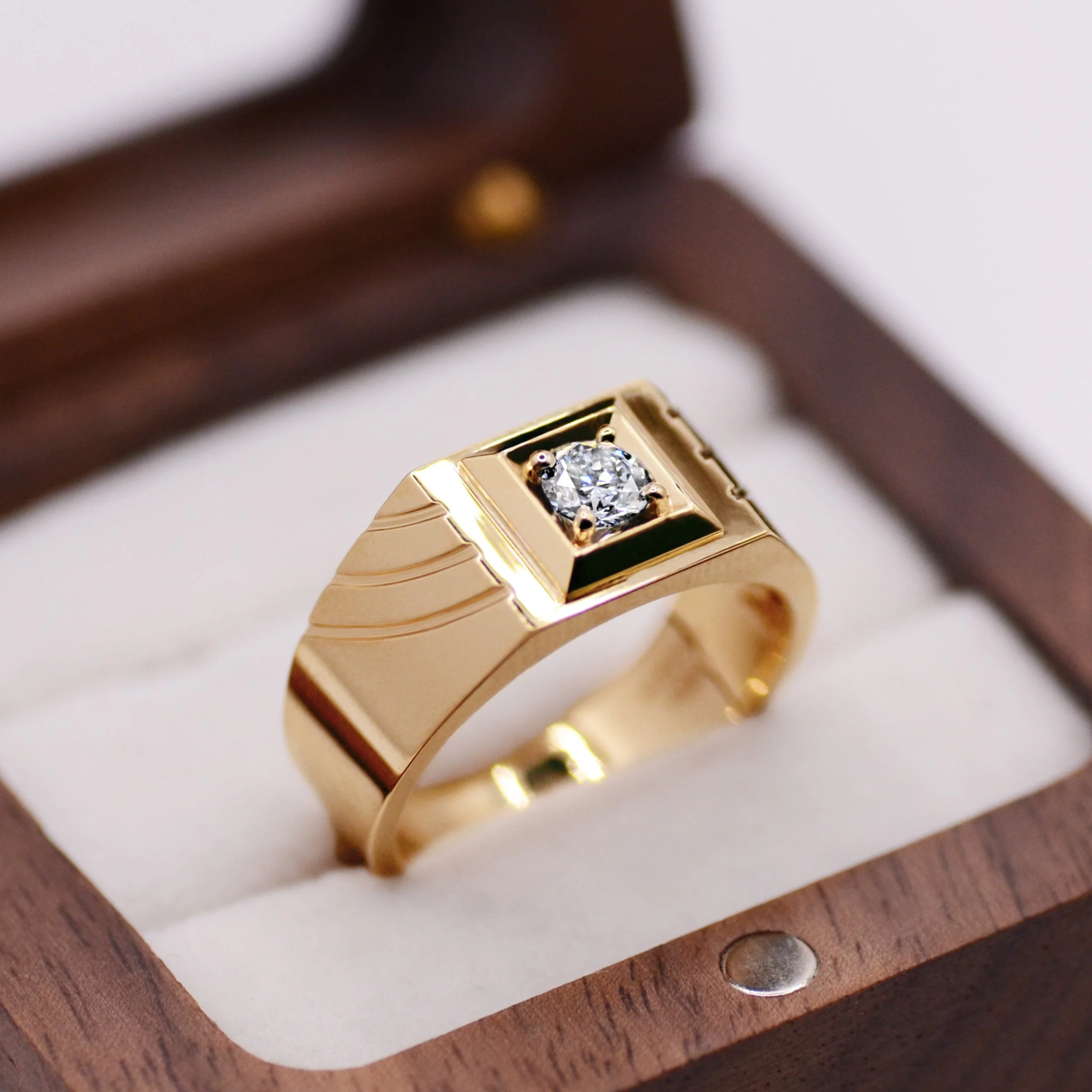 Custom Men's Ring 18k yellow gold.jpg