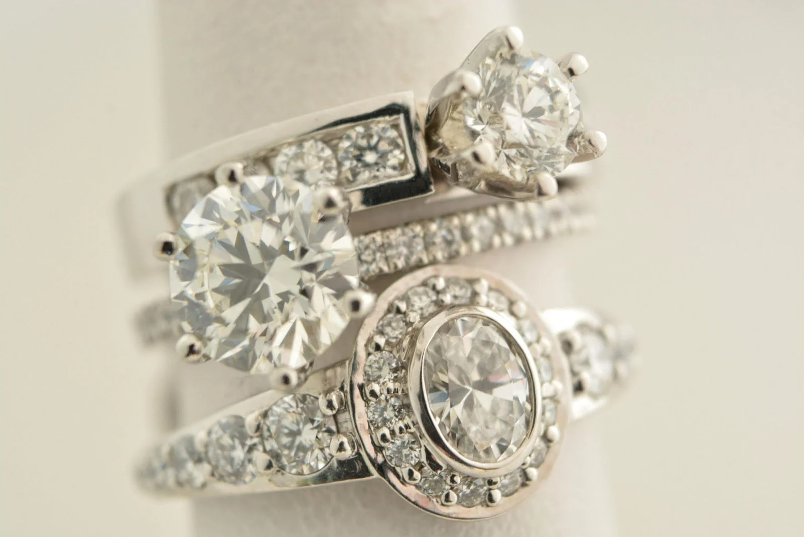 How to Choose the Right Memorial Jewelry Style According to Your Personality?