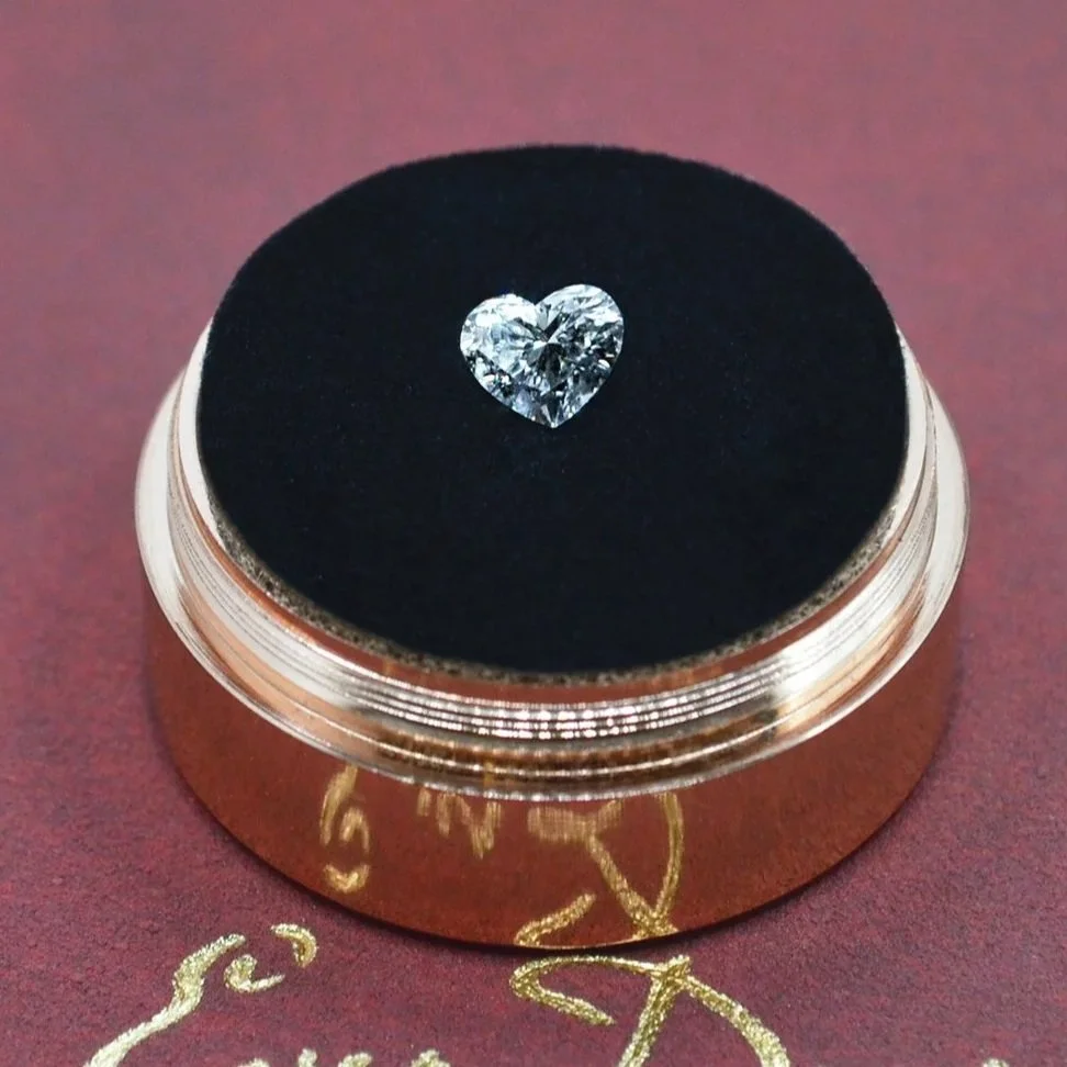 Colorless_Heart_Diamond_0.8ct.jpg