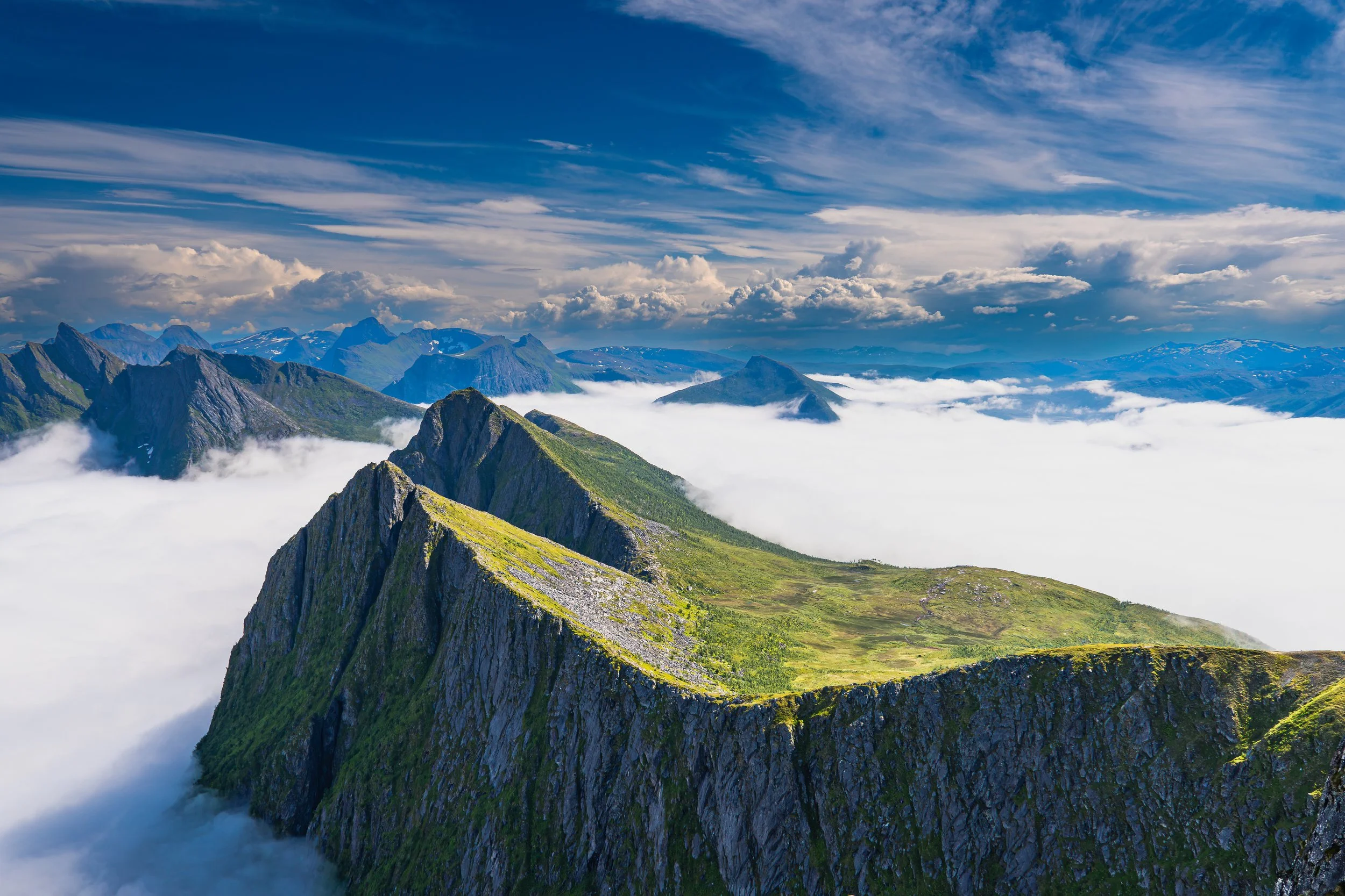 Above the clouds - Husfjellet