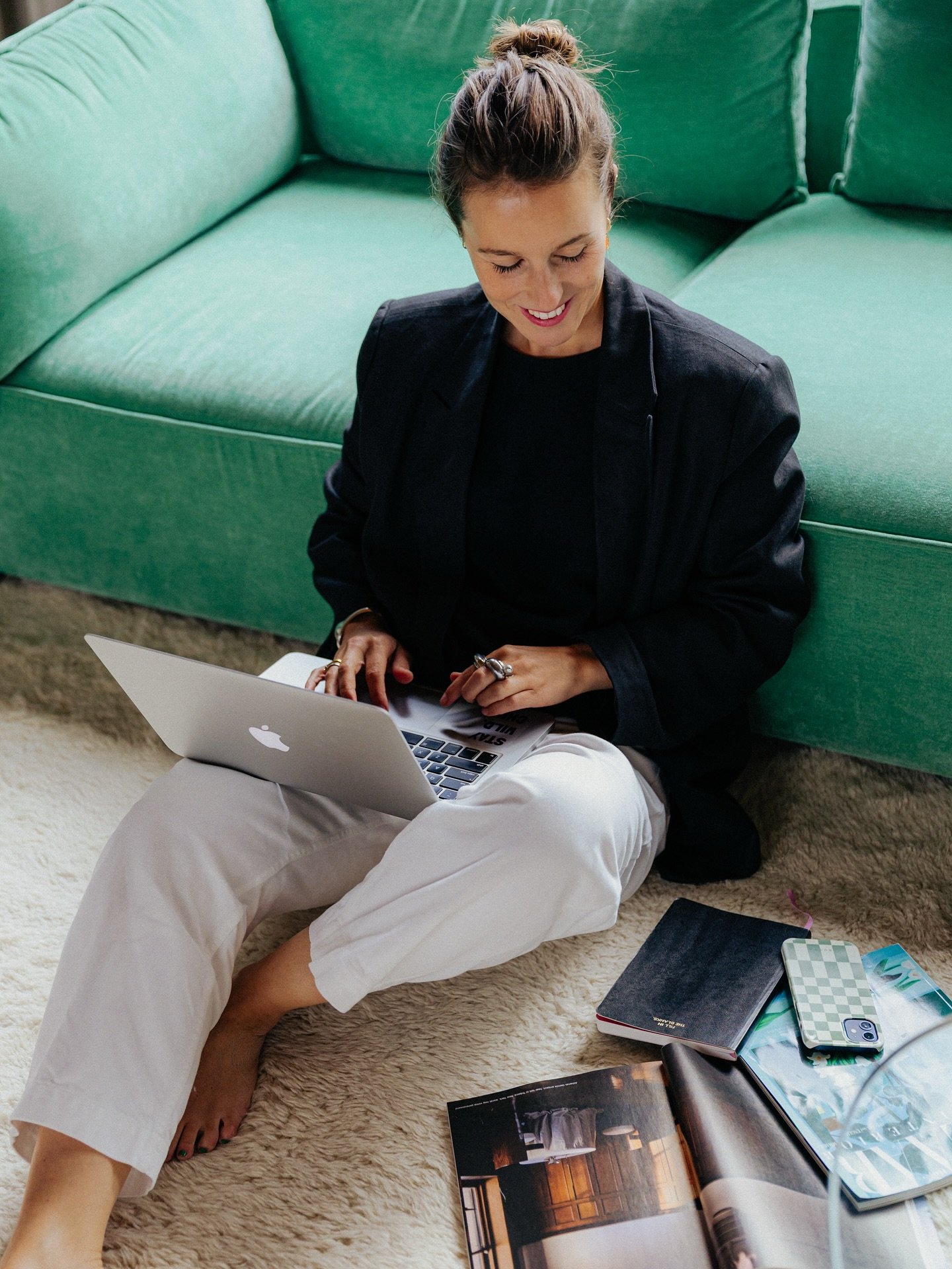 Vandaag is het de dag van de ondernemer. And guess what, I&rsquo;m one of them 🙋🏻&zwj;♀️ Damn, dit had ik vorig jaar nooit kunnen dromen. 
Dat ik doe wat ik graag doe. 
Dat ik mensen iets mag geven dat zo eigen voelt. 
Dat klanten me waarderen en n