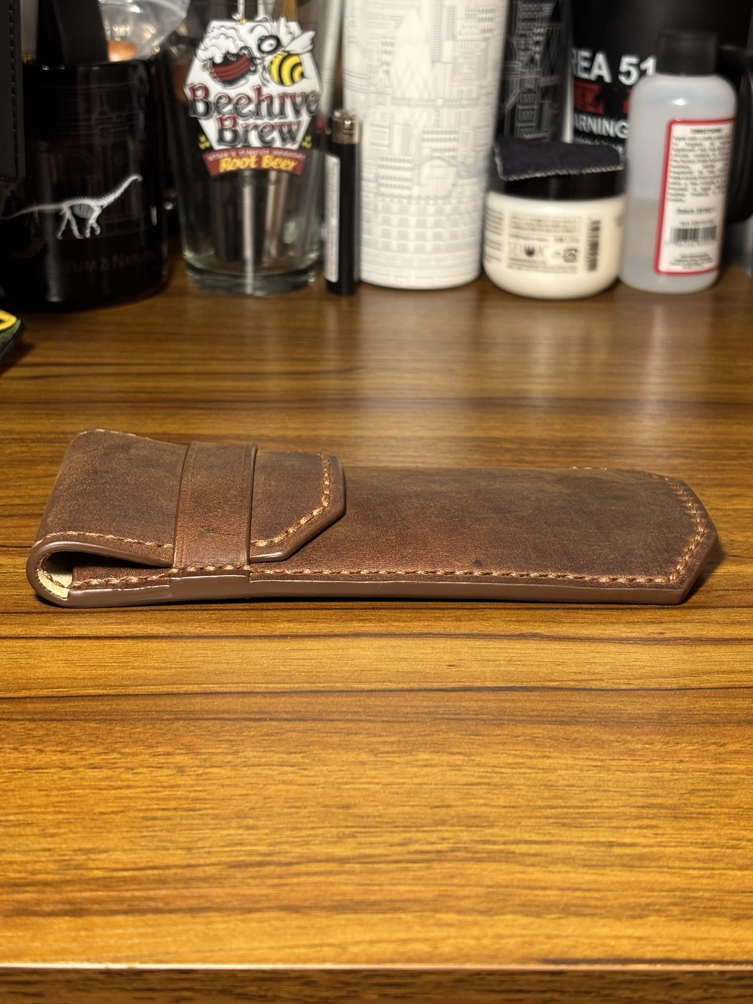 the-lookout-leather-eyeglass-case-side-profile.jpeg