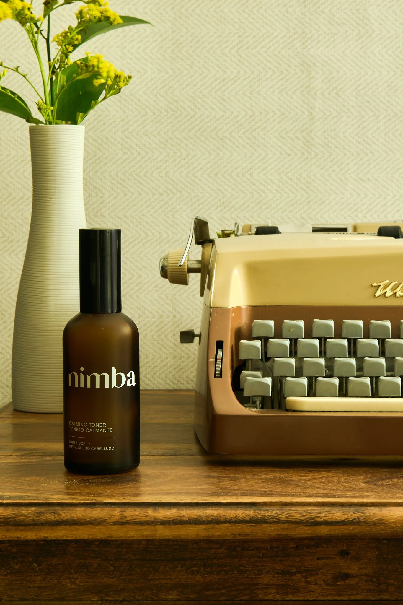 Nimba Máquina Escribir Detalle-C 5012.jpg