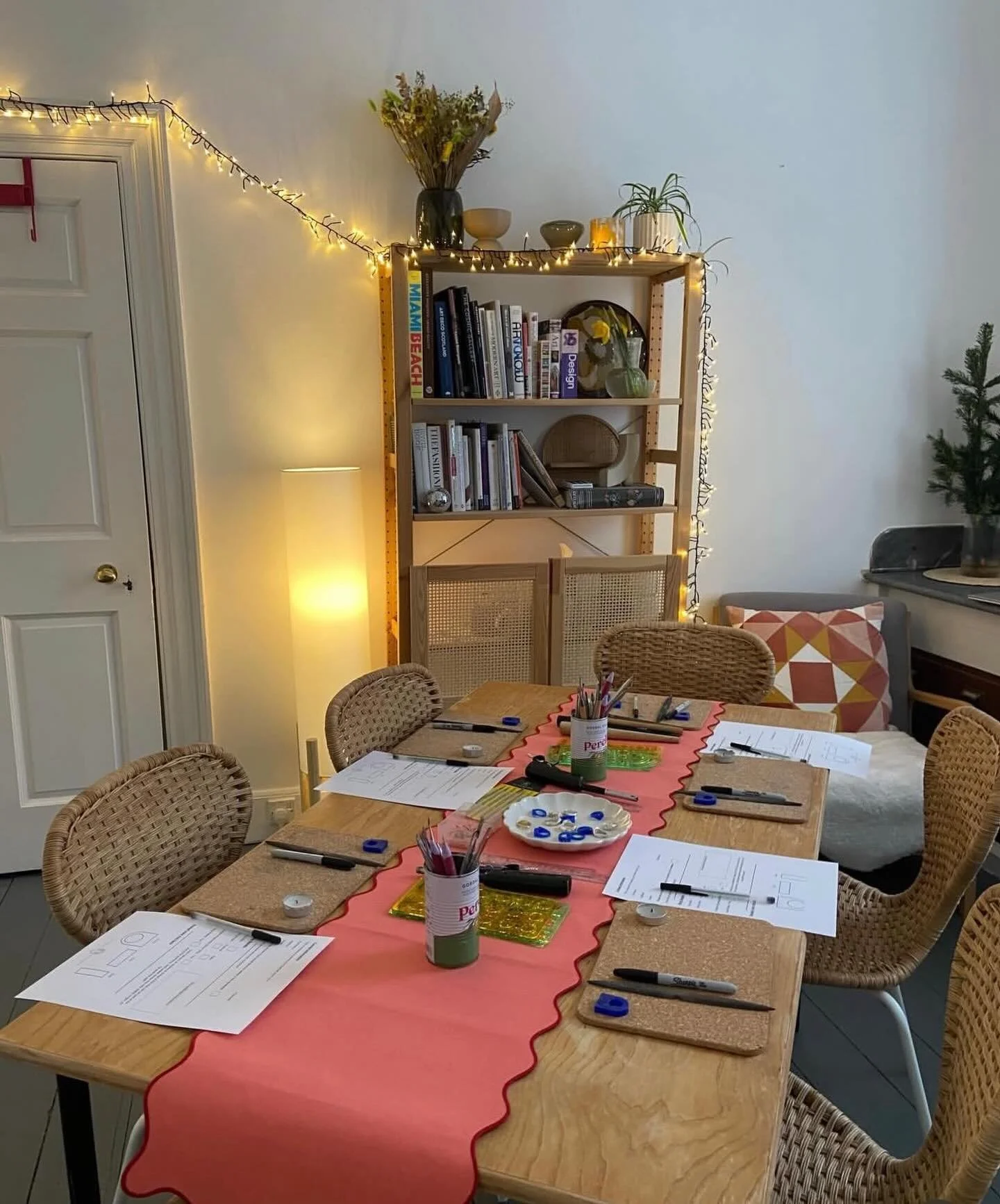 One of our residents lovely studios 😍

Repost @studiovincent_ 

Looking for studio to rent in Leith? DM for availability/rates. 

#artstudioedinburgh #jewellery #makersformakers #creativeedinburgh #studiospace