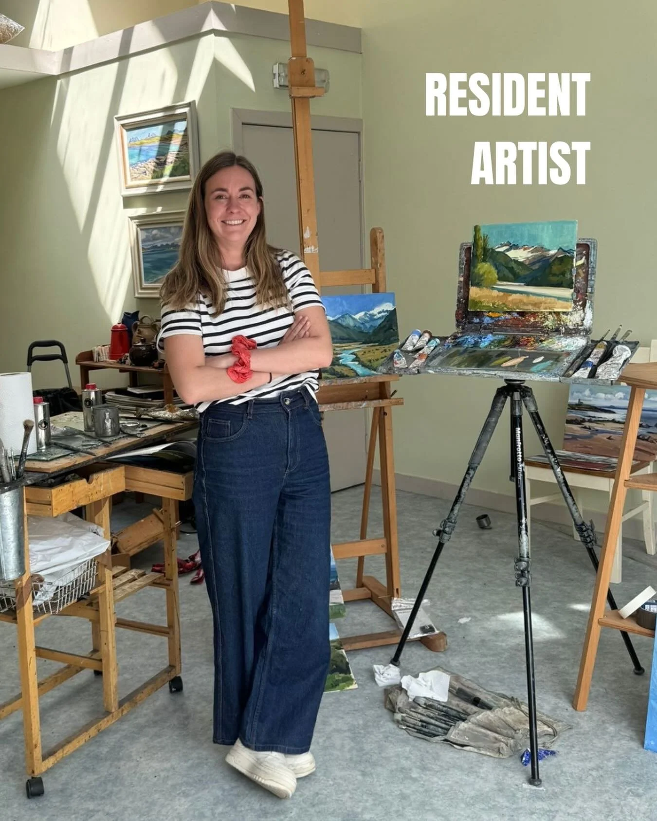 We are delighted to welcome @georgievestey_art to @cockburn_collective 

Georgina is a British figurative artist who grew up in East Anglia and now lives in Edinburgh. She has become a hugely popular exhibitor with many sell-out shows. After completi
