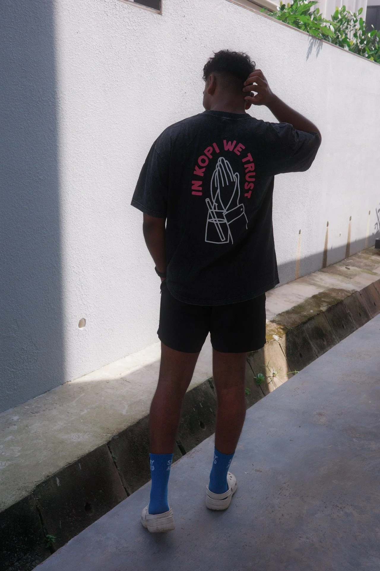 In Kopi We Trust tee