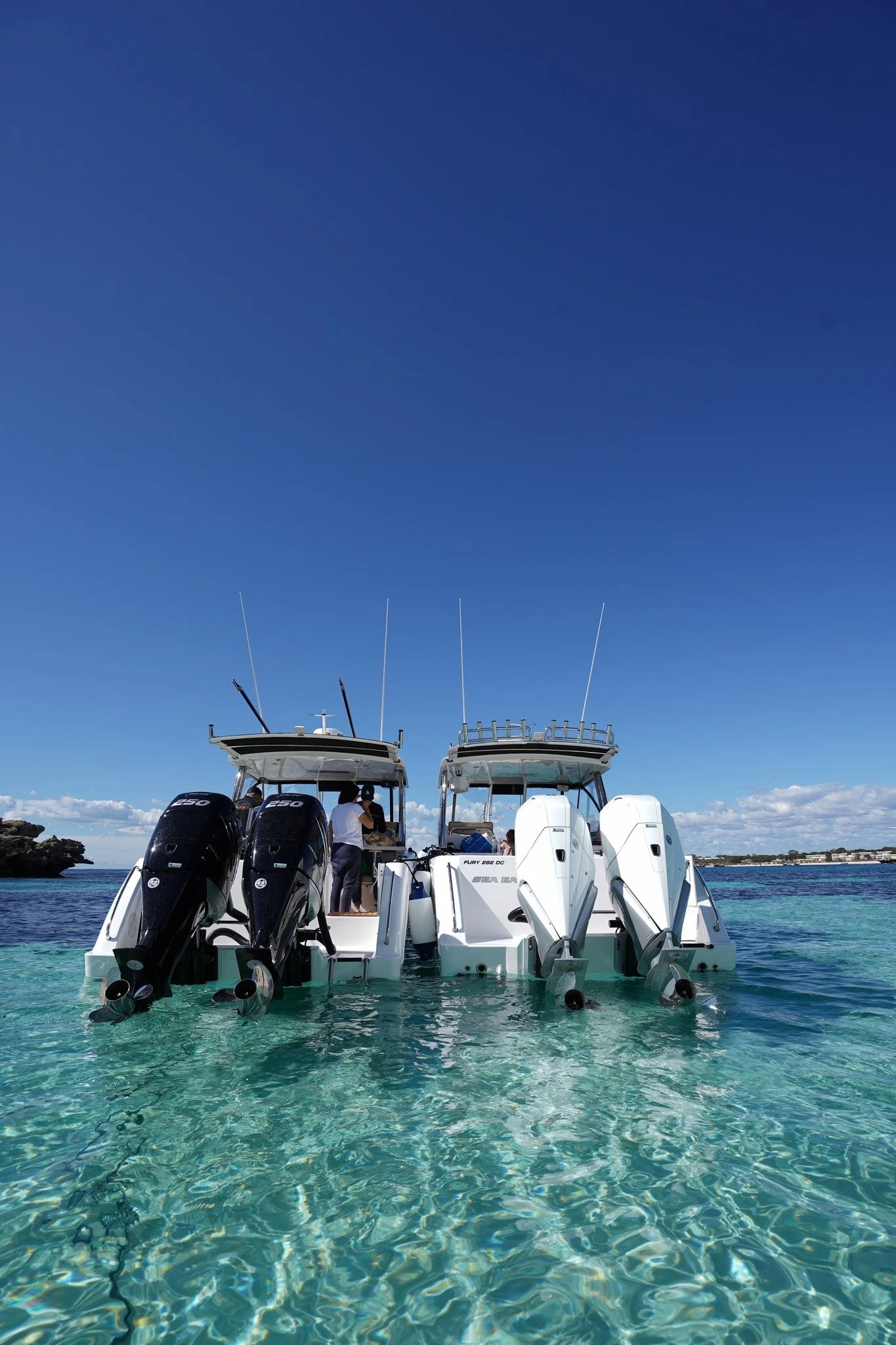 Wishing you a safe and happy Christmas. Enjoy the festive season on and off the water ❤️💚