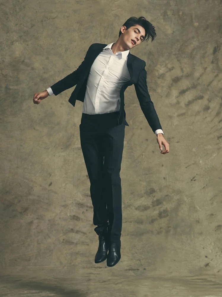 HenrikAdamsen_UniqueAvis_Mounier 34123.jpg