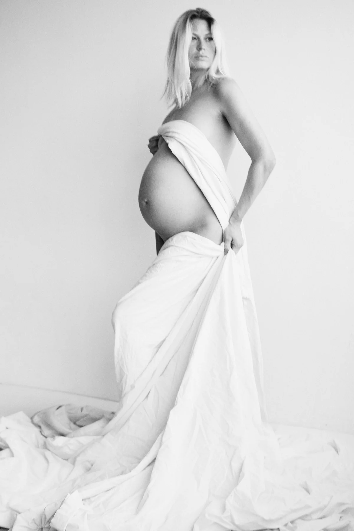 Portraits_SerinaNadiaJensenGravid__00447_BW.jpg
