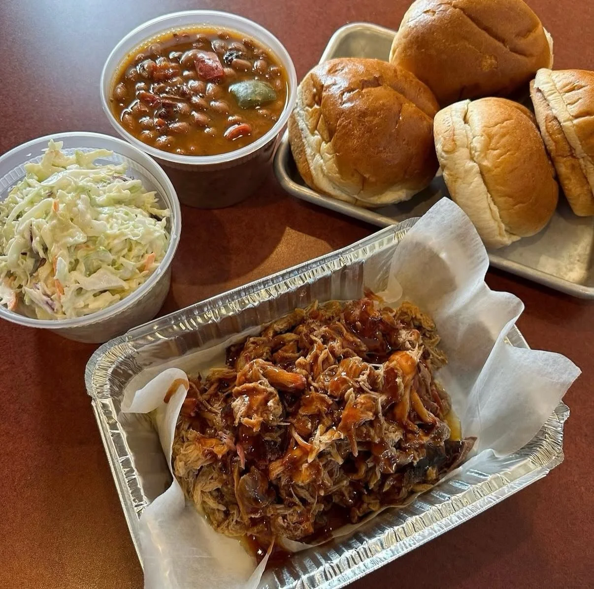 Busy with gifts, wrapping, and holiday prep? 🎄
Let our BBQ family meals feed your family crew.
Hot, hearty, and ready when you are.