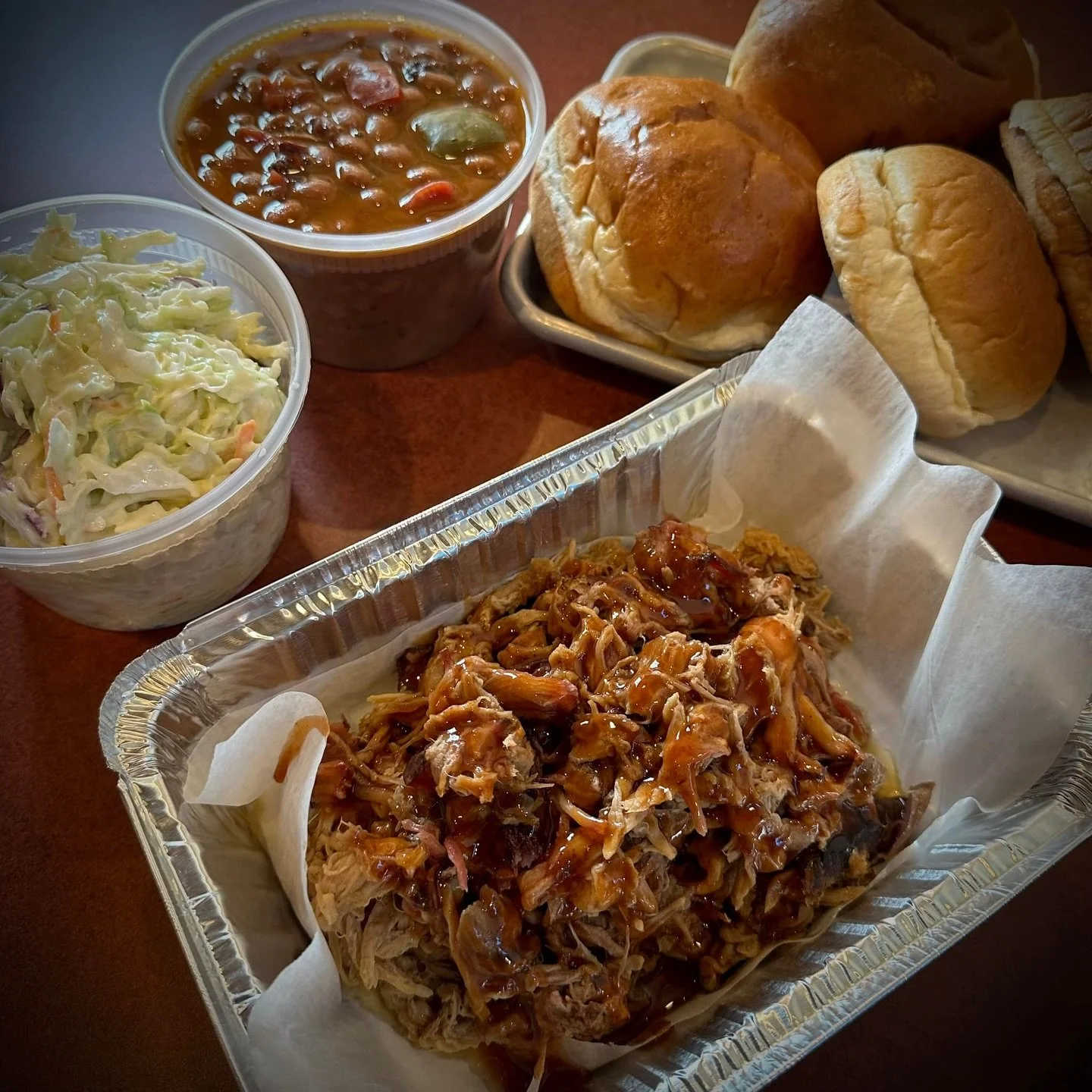 Perfect for sharing, or not 😋🍖
Slow smoked pulled pork piled high and served with classic sides and fresh rolls
Easy, hearty, and full of that Route 60 flavor

#BBQ60  #Route60BBQ  #PulledPork  #FamilyStyle  #SouthernEats  ComfortFood  Williamsburg