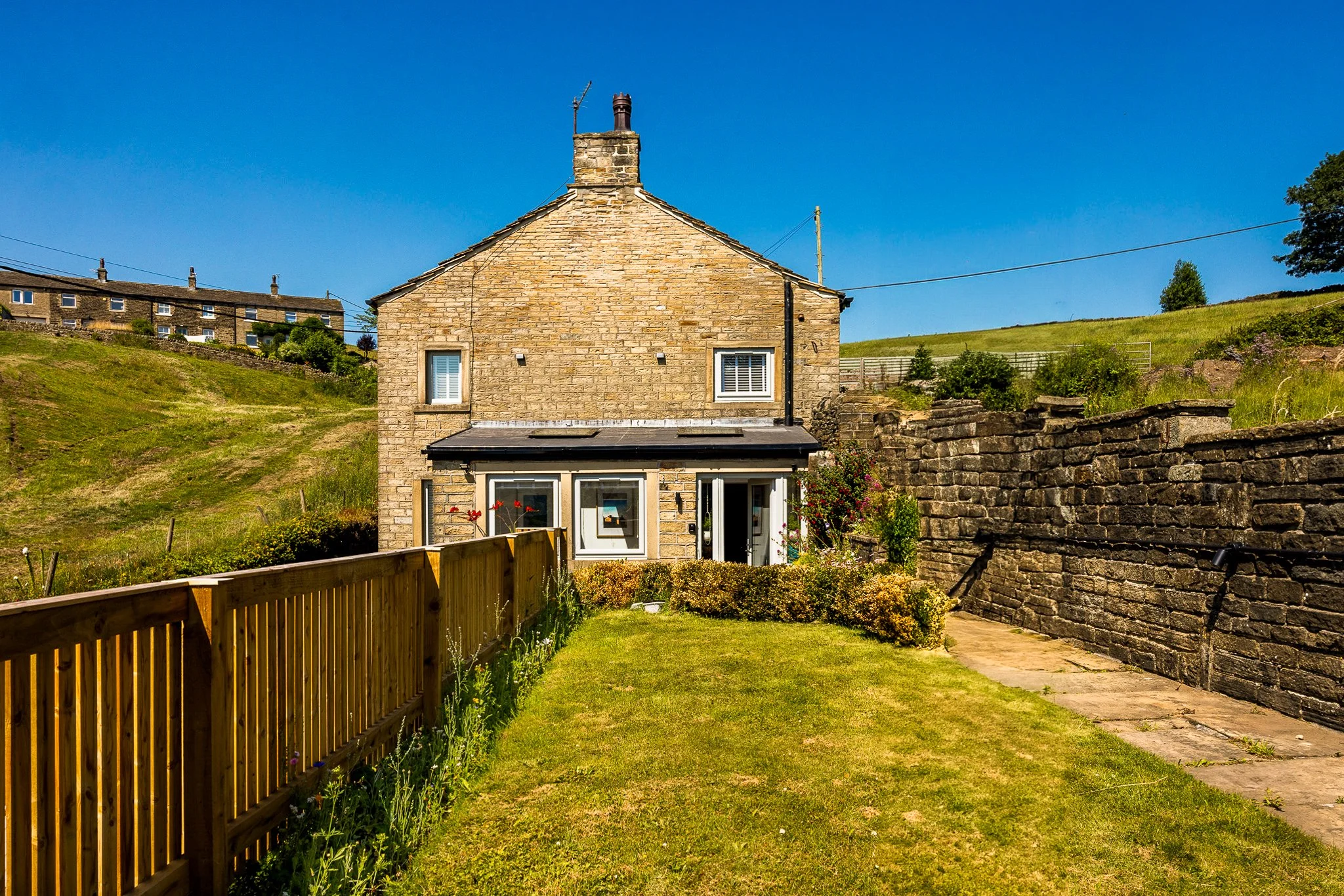 Burhill-house-accoutre-holiday-let-exterior-ripponden-0750.JPG