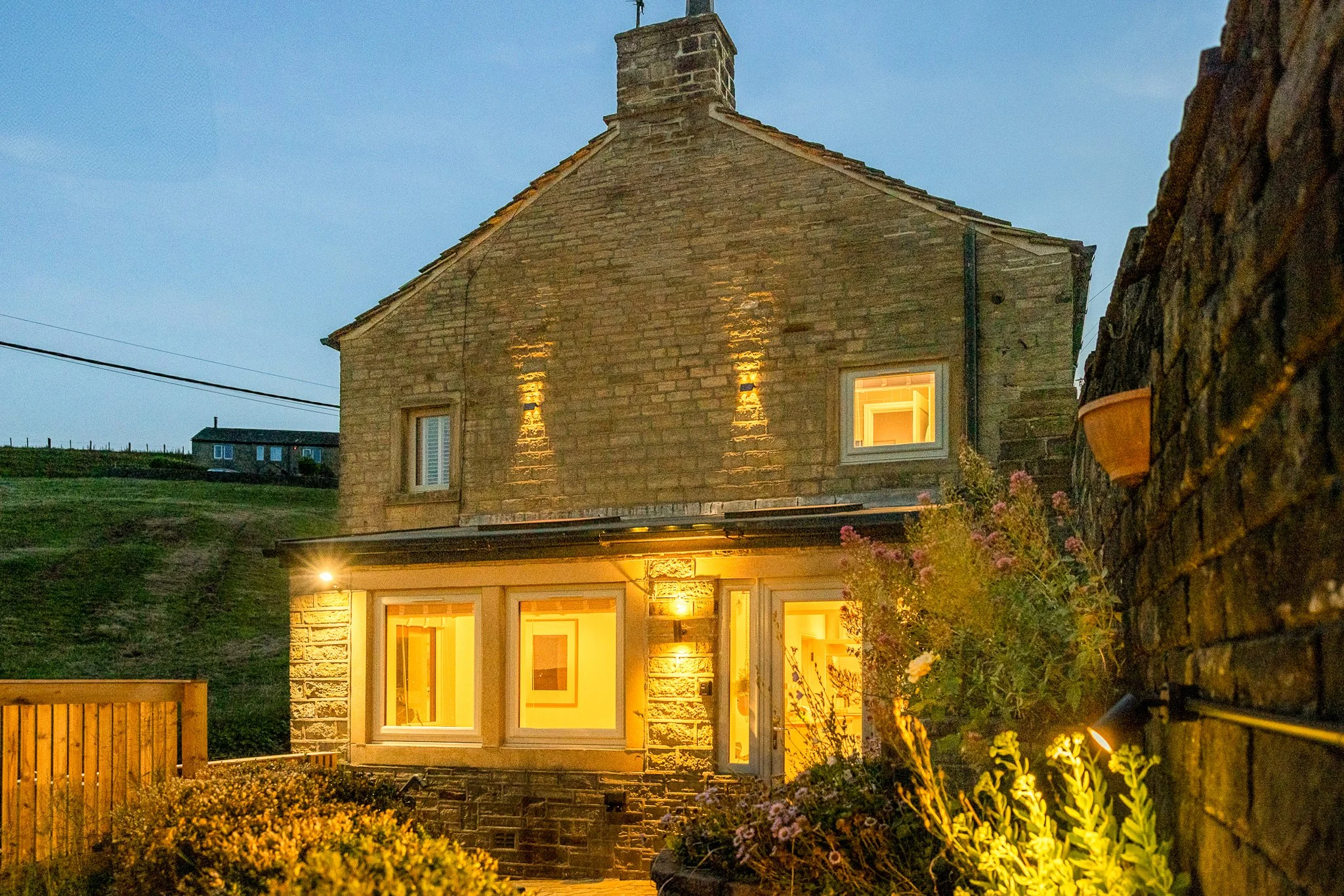 Burhill-house-accoutre-holiday-let-exterior-ripponden-0939.JPG