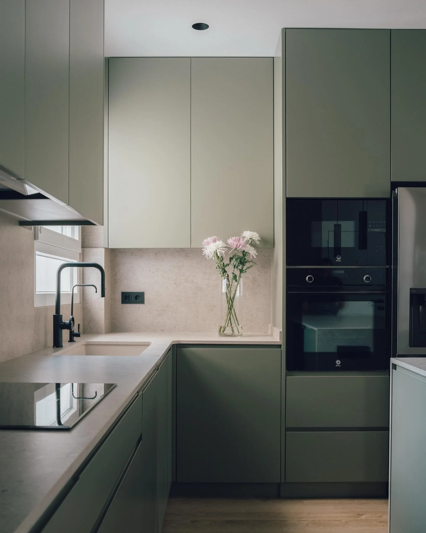 De caos a HOGAR 🕊️
⠀
&iquest;Y si te dijera que esta casa luminosa y serena&hellip; naci&oacute; de aquel rinc&oacute;n olvidado? 🪄
&iquest;Y si tu hogar tambi&eacute;n pudiera transformarse as&iacute;? 🏡
⠀
En Casa Cuba so&ntilde;amos en grande ✨ 