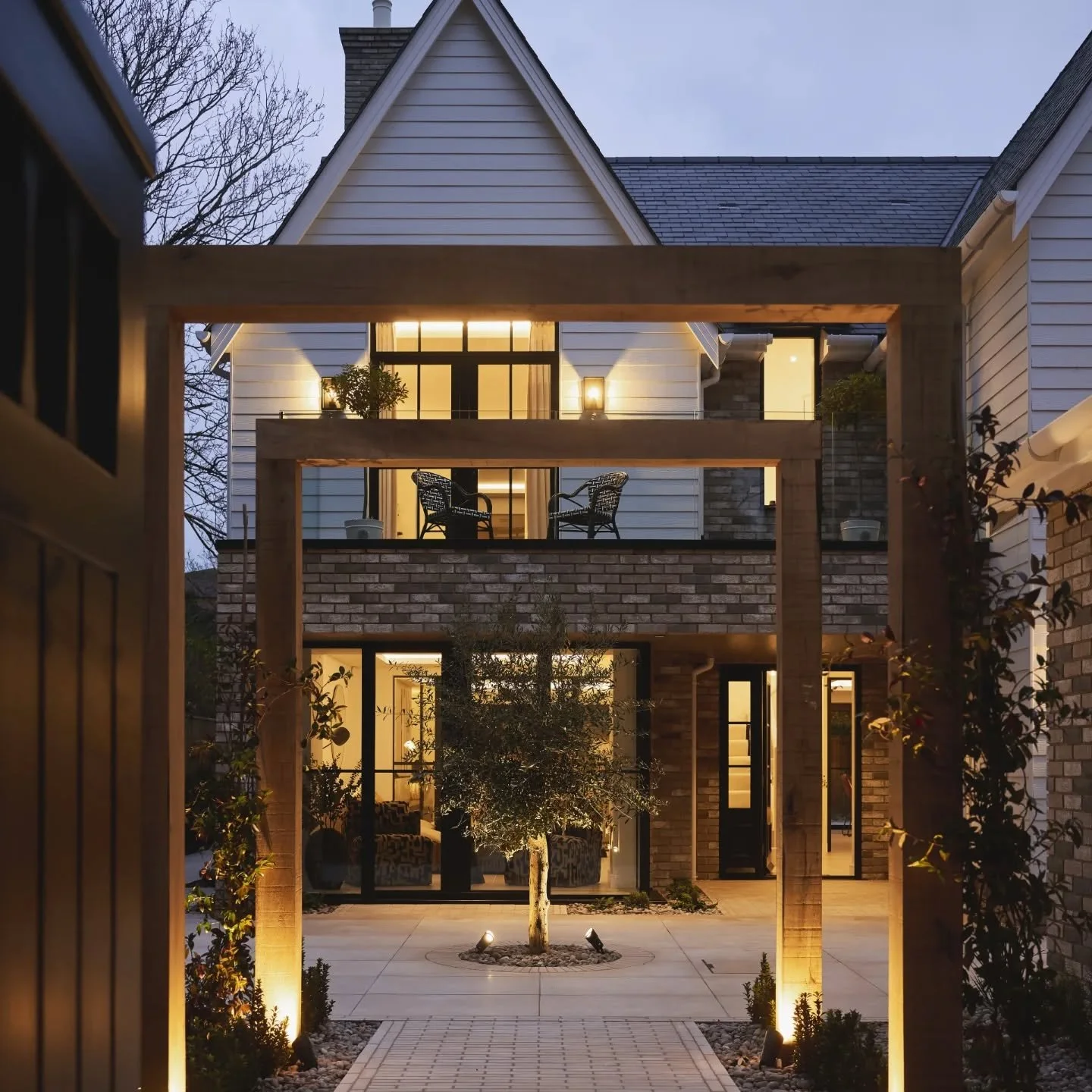 A selection of external shots by @oliversmithphotography showing off all the features of The Coach House on Burton Road. Now under offer thanks to @luxuryprestigerealty 👏
So much work went into this, it was a real collaboration between all of our d