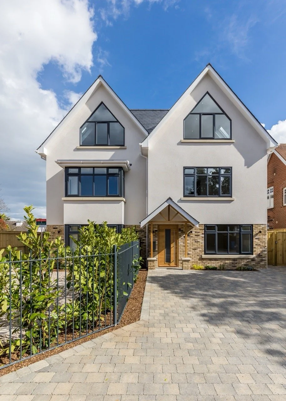 2. 41aKingsAvenueph20 Large Large.jpeg